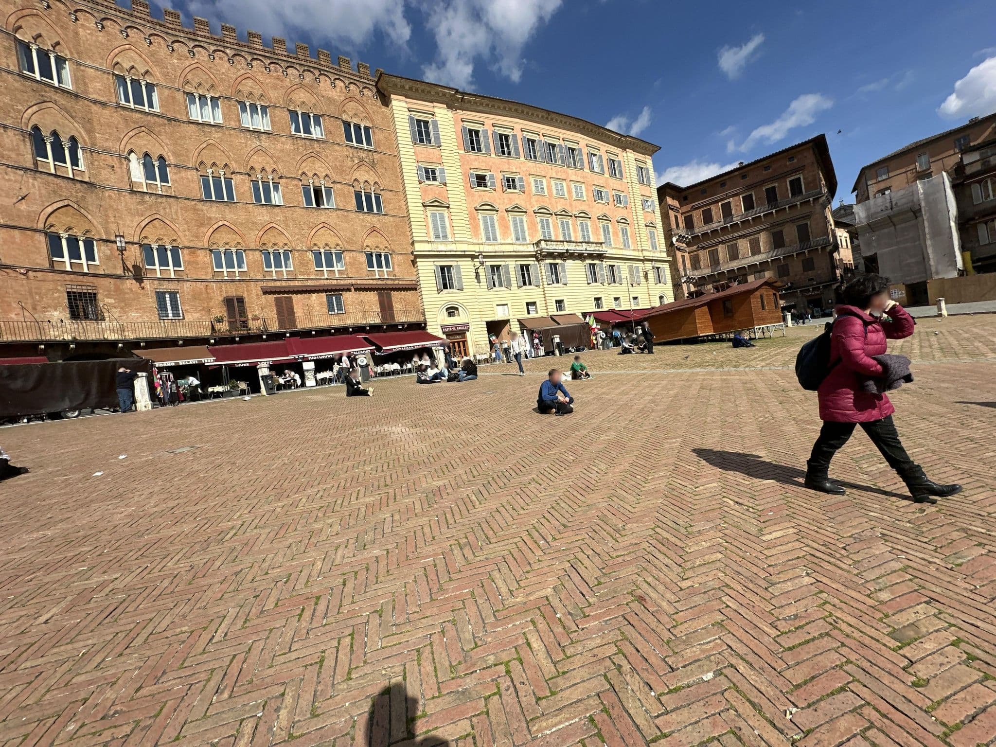 Street view near Hotel Al mercato, Siena — © asturksever (CC BY-SA · Mapillary)