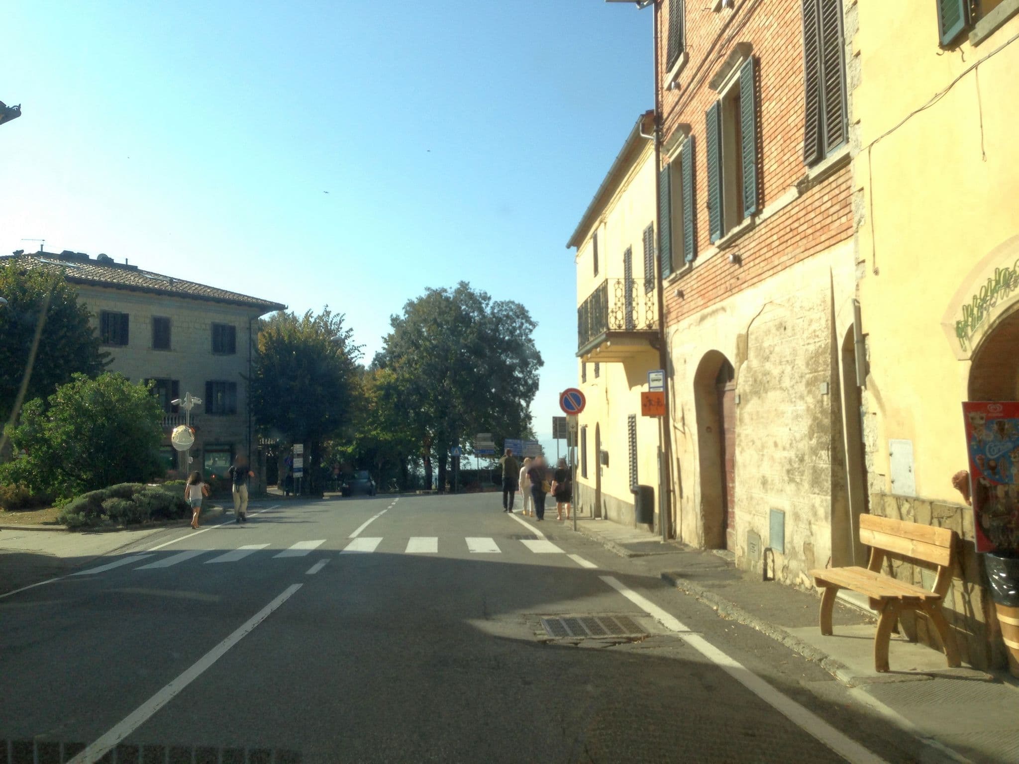 Street view near Hotel Belverdere Di San Leonino, Castellina in Chianti — © istefanos (CC BY-SA · Mapillary)