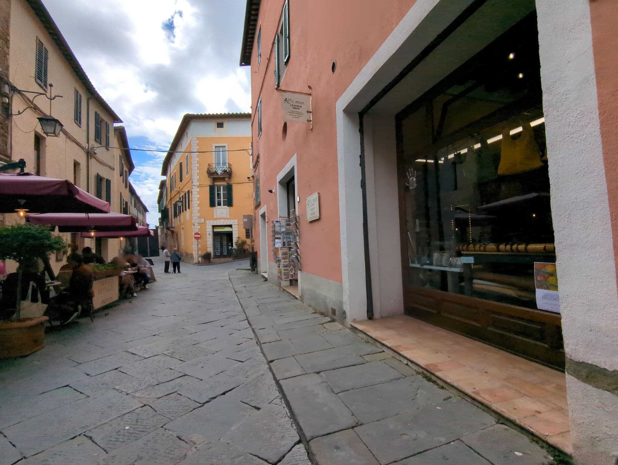 Street view near B&B Del Musico, Montalcino — © ente (CC BY-SA · Mapillary)