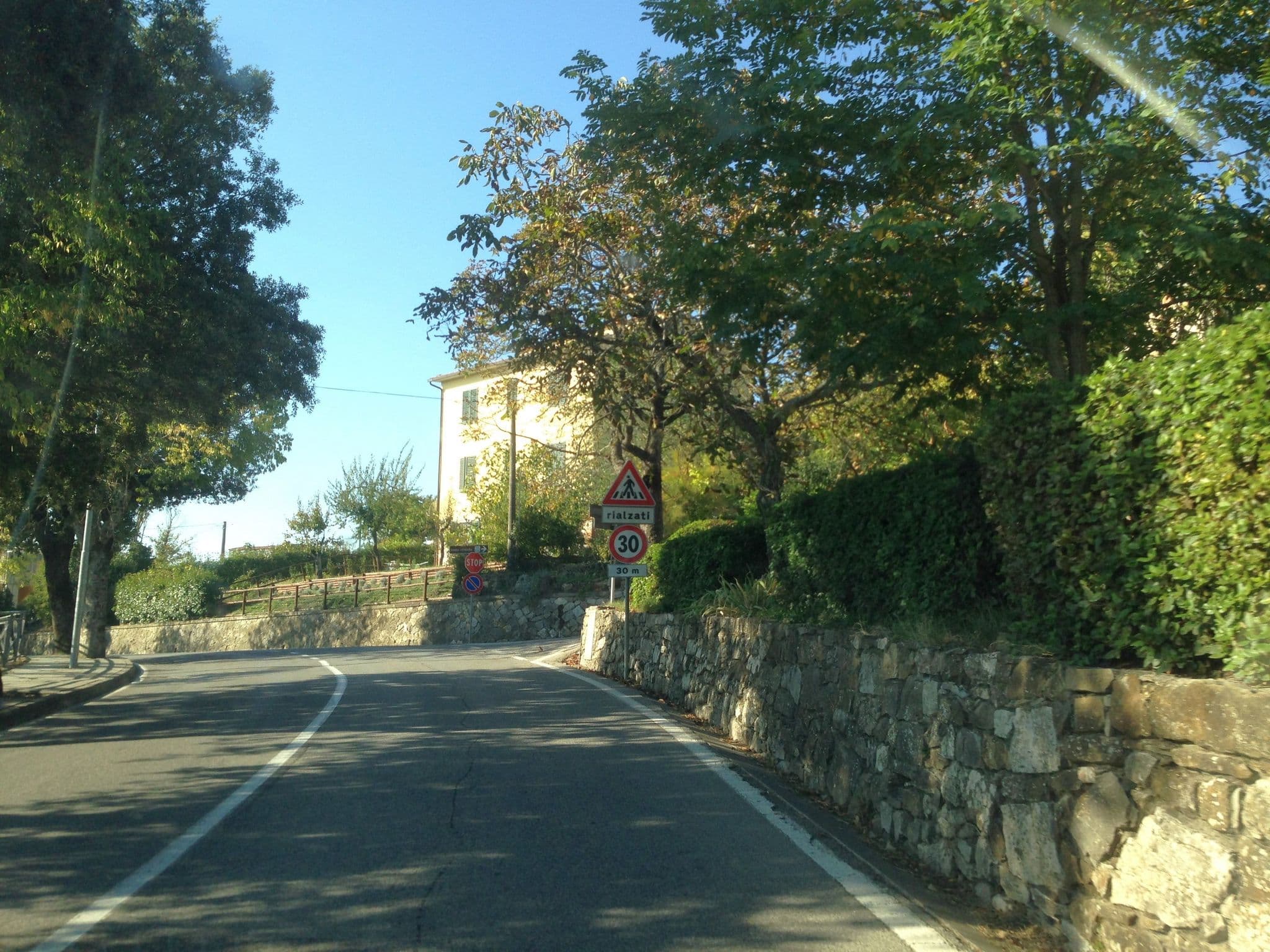 Street view near Hotel II Colomboia, Castellina in Chianti — © istefanos (CC BY-SA · Mapillary)