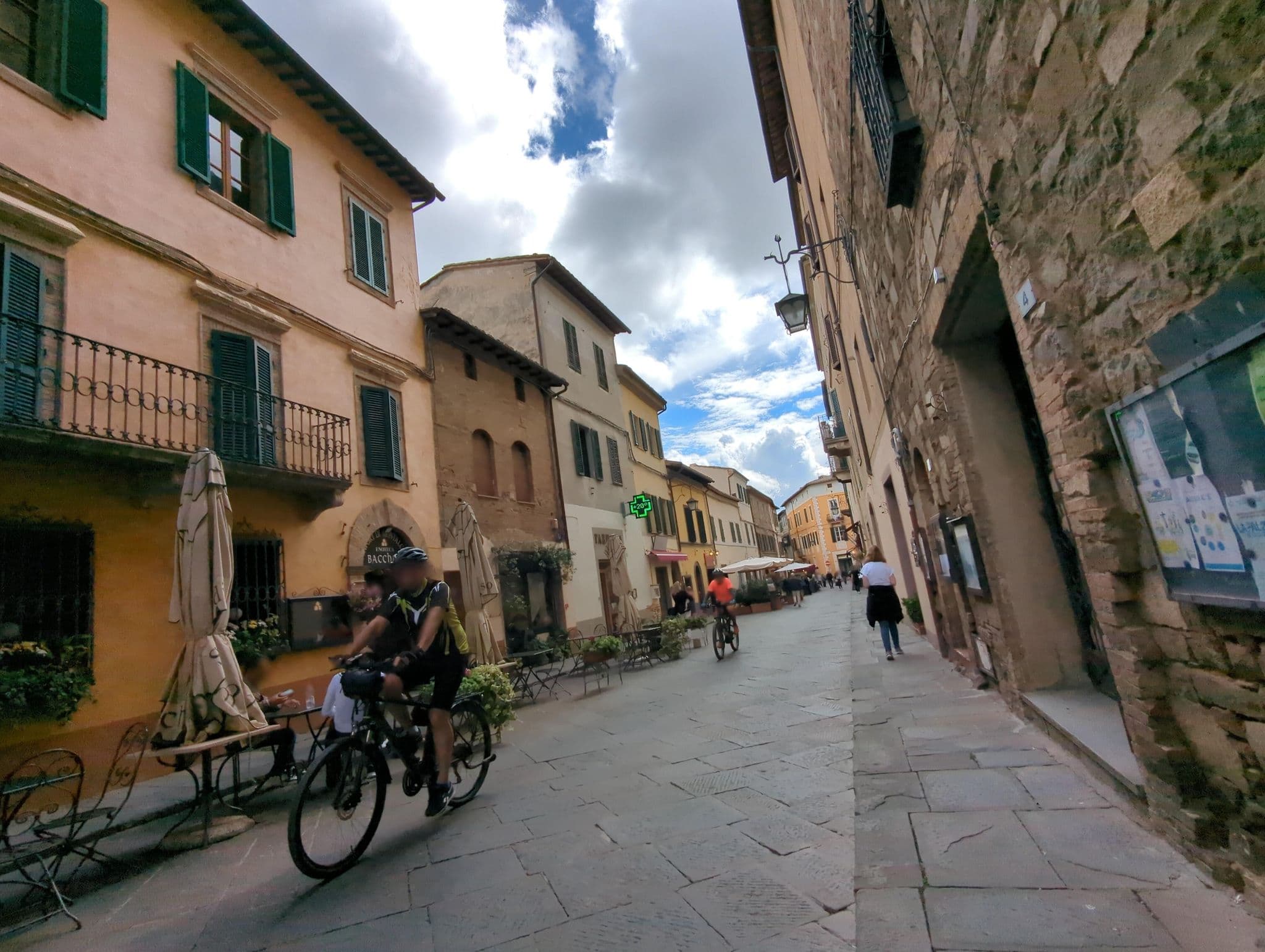 Street view near Affittacamere La Torre, Montalcino — © ente (CC BY-SA · Mapillary)