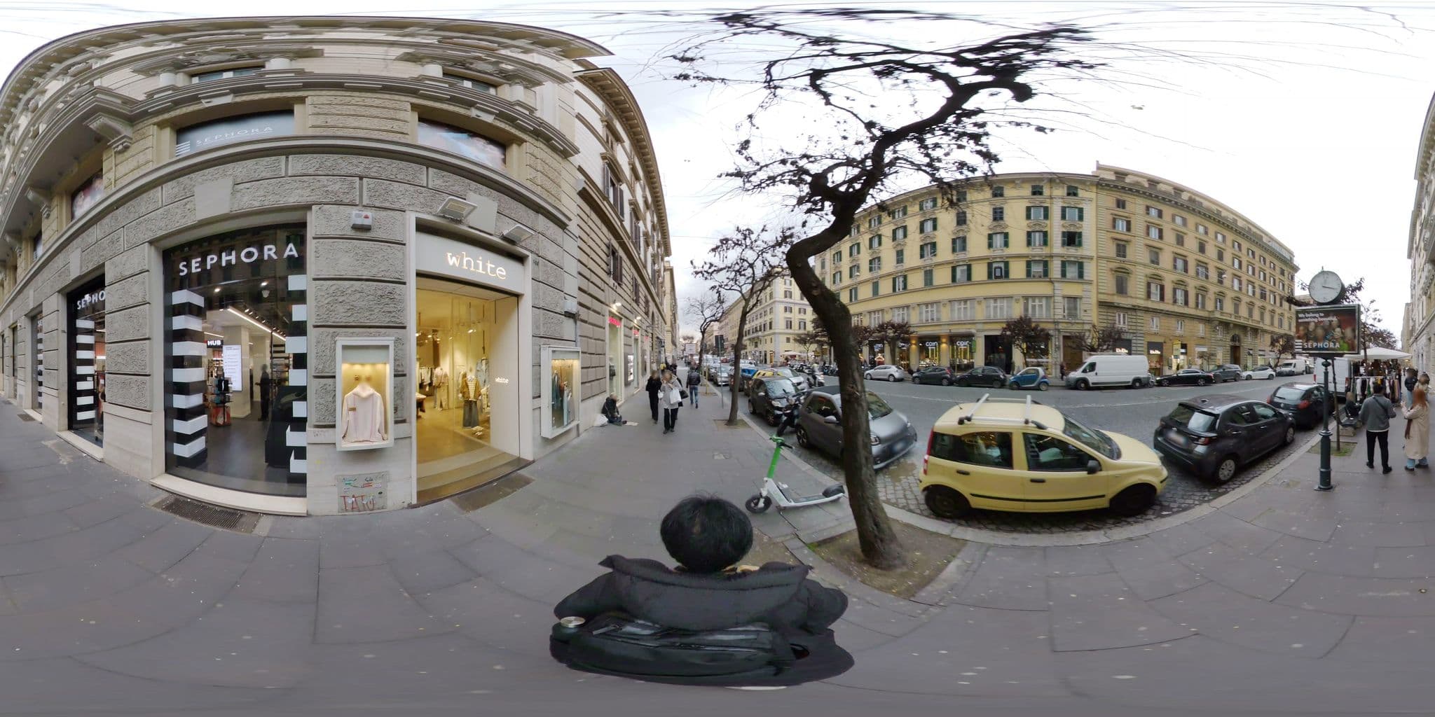 Street view near Residenza Alexander, Prati — © akiyoshiii213 (CC BY-SA · Mapillary)