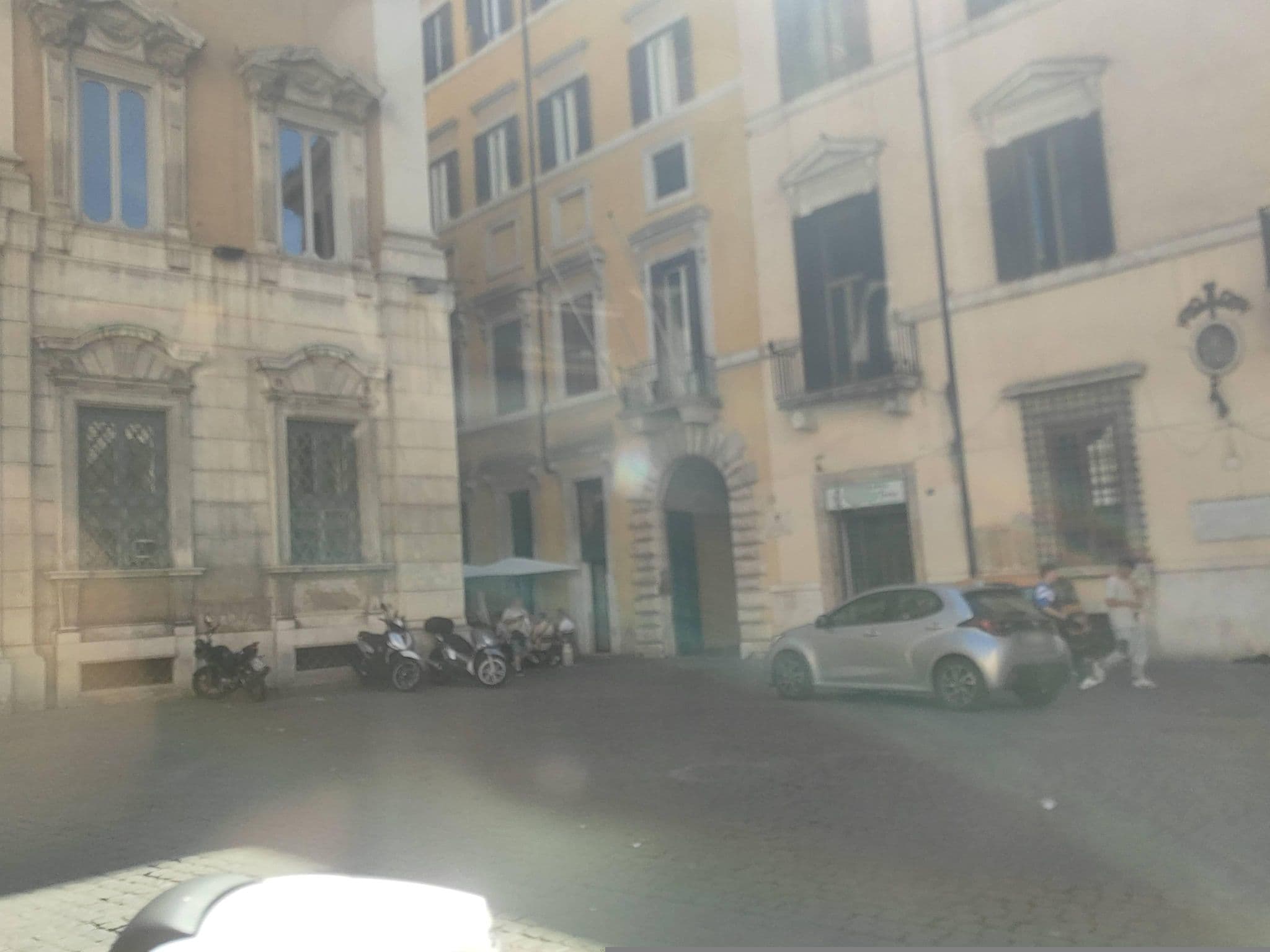 Street view near iRooms Pantheon & Navona, Sant'Eustachio — © omfg_notpr (CC BY-SA · Mapillary)