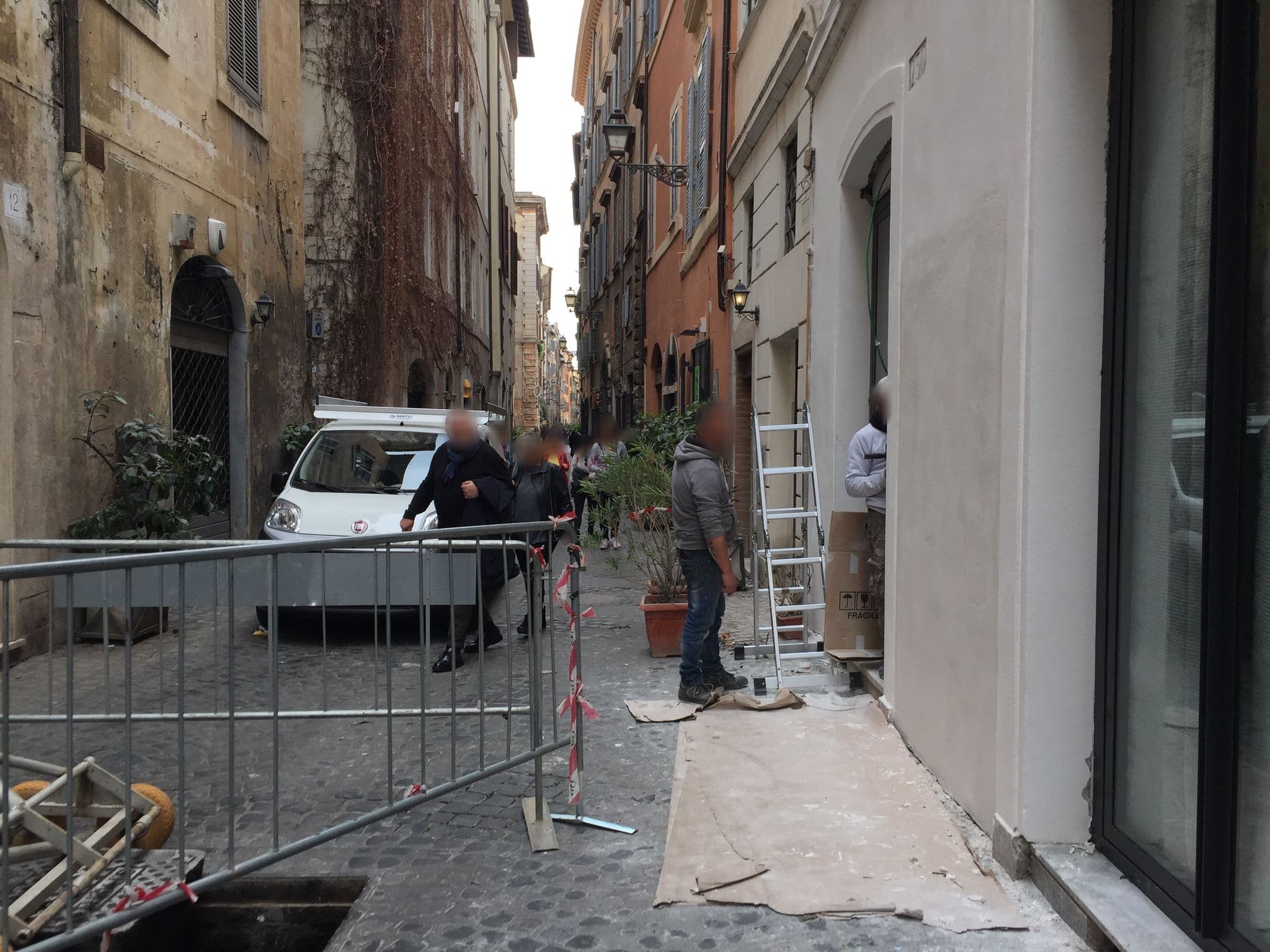Street view near Canali SAS di Reale Paolo & C., Parione — © richlv (CC BY-SA · Mapillary)