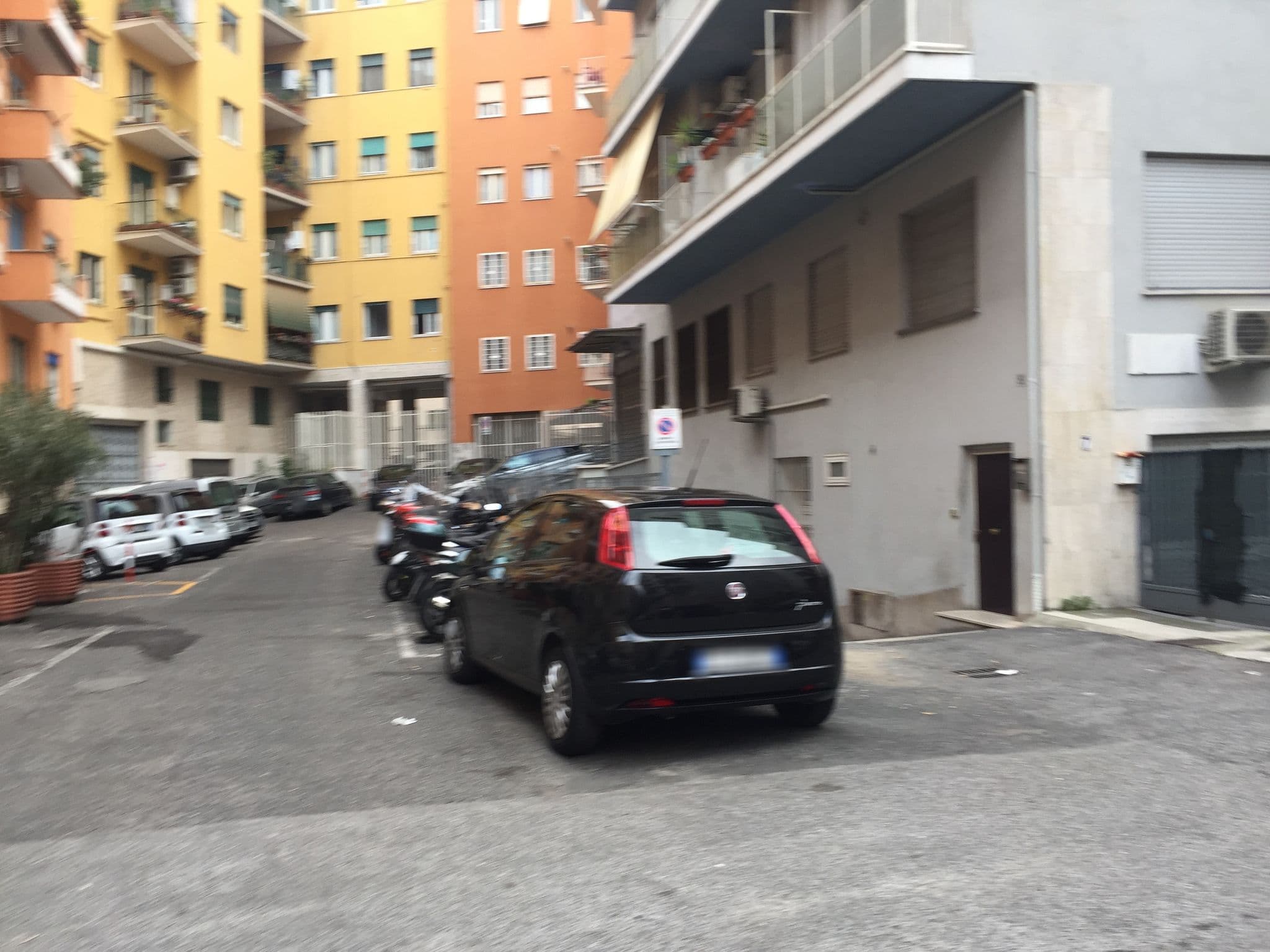 Street view near Di Fronte alla Cupola, Borgo — © m_potato (CC BY-SA · Mapillary)