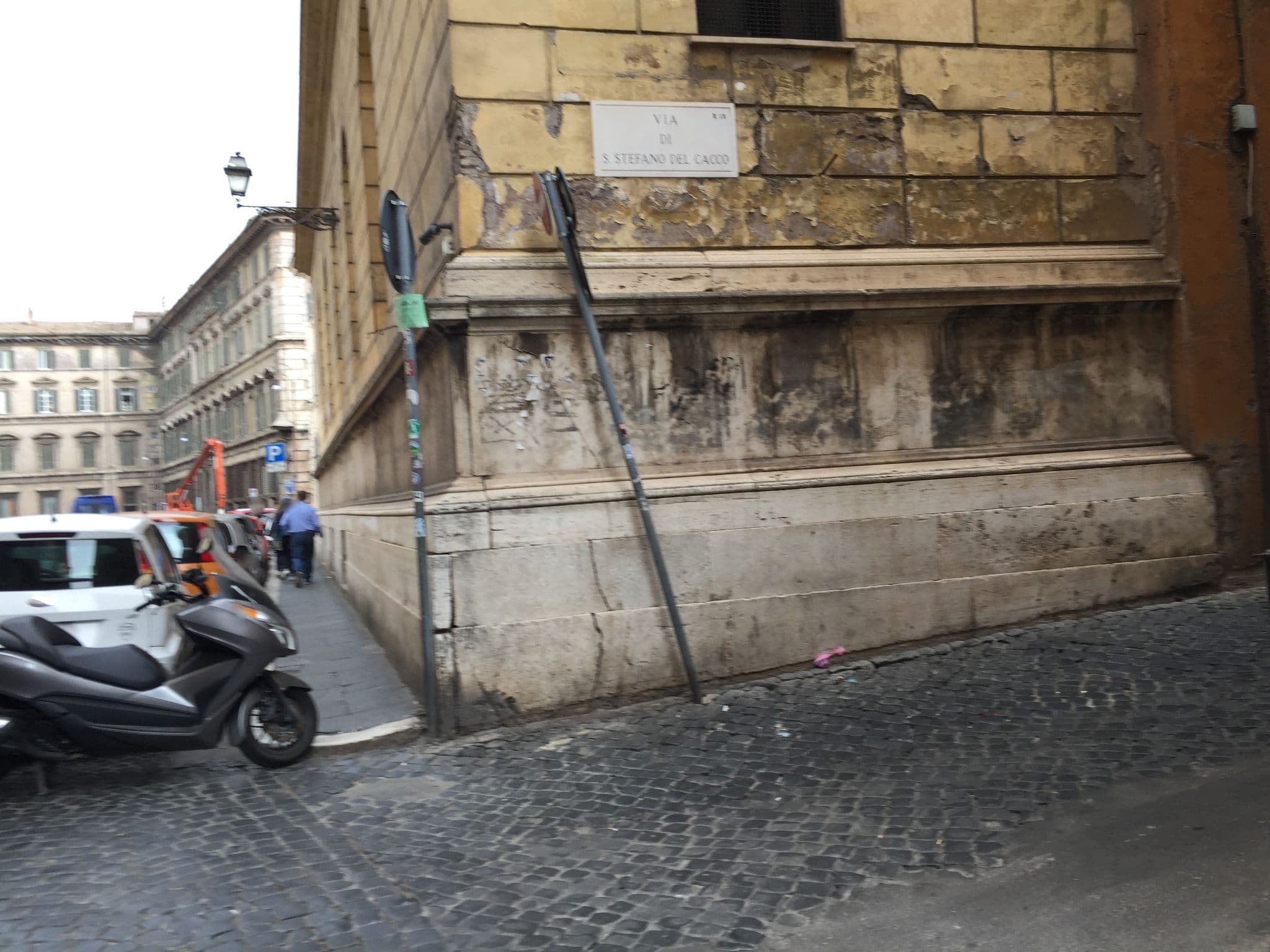 Street view near Design&Art Pie', Sant'Eustachio — © richlv (CC BY-SA · Mapillary)