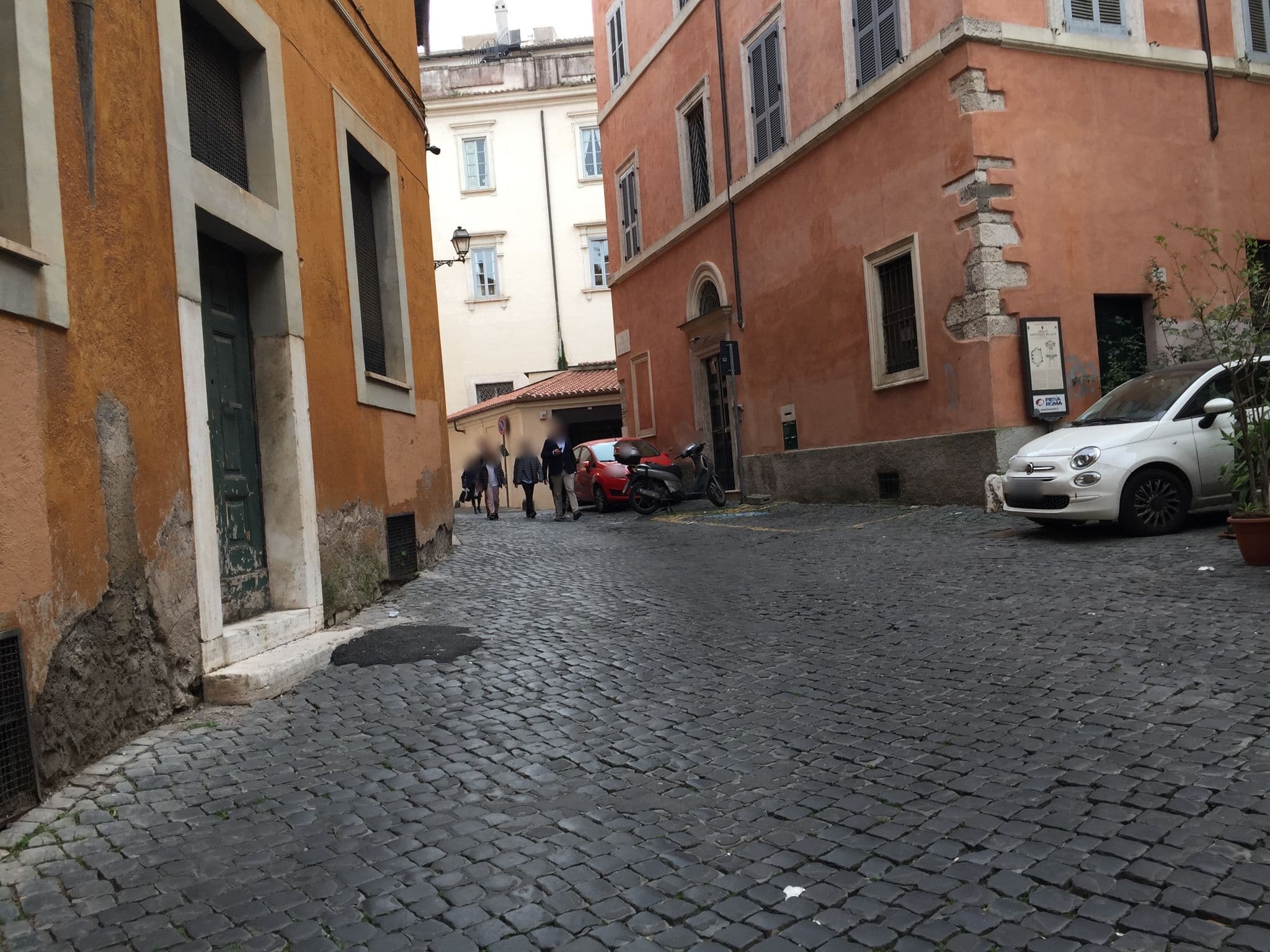 Street view near minerva monk’s inn, Sant'Eustachio — © richlv (CC BY-SA · Mapillary)