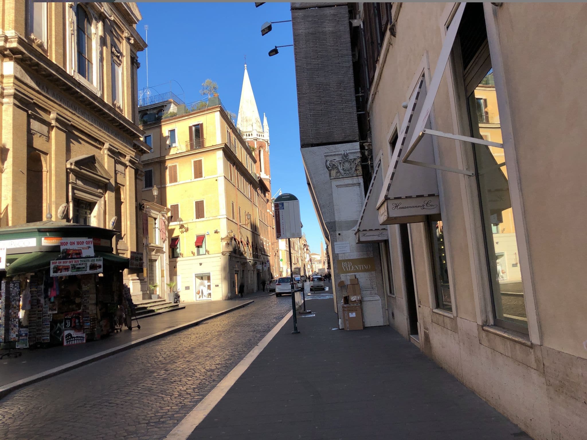 Street view near Caffè Canova-Tadolini, Campo Marzio — © peterleth (CC BY-SA · Mapillary)