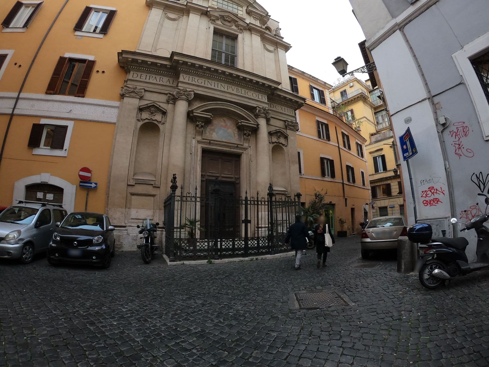 Street view near Black and White Suite, Parione — © richlv (CC BY-SA · Mapillary)