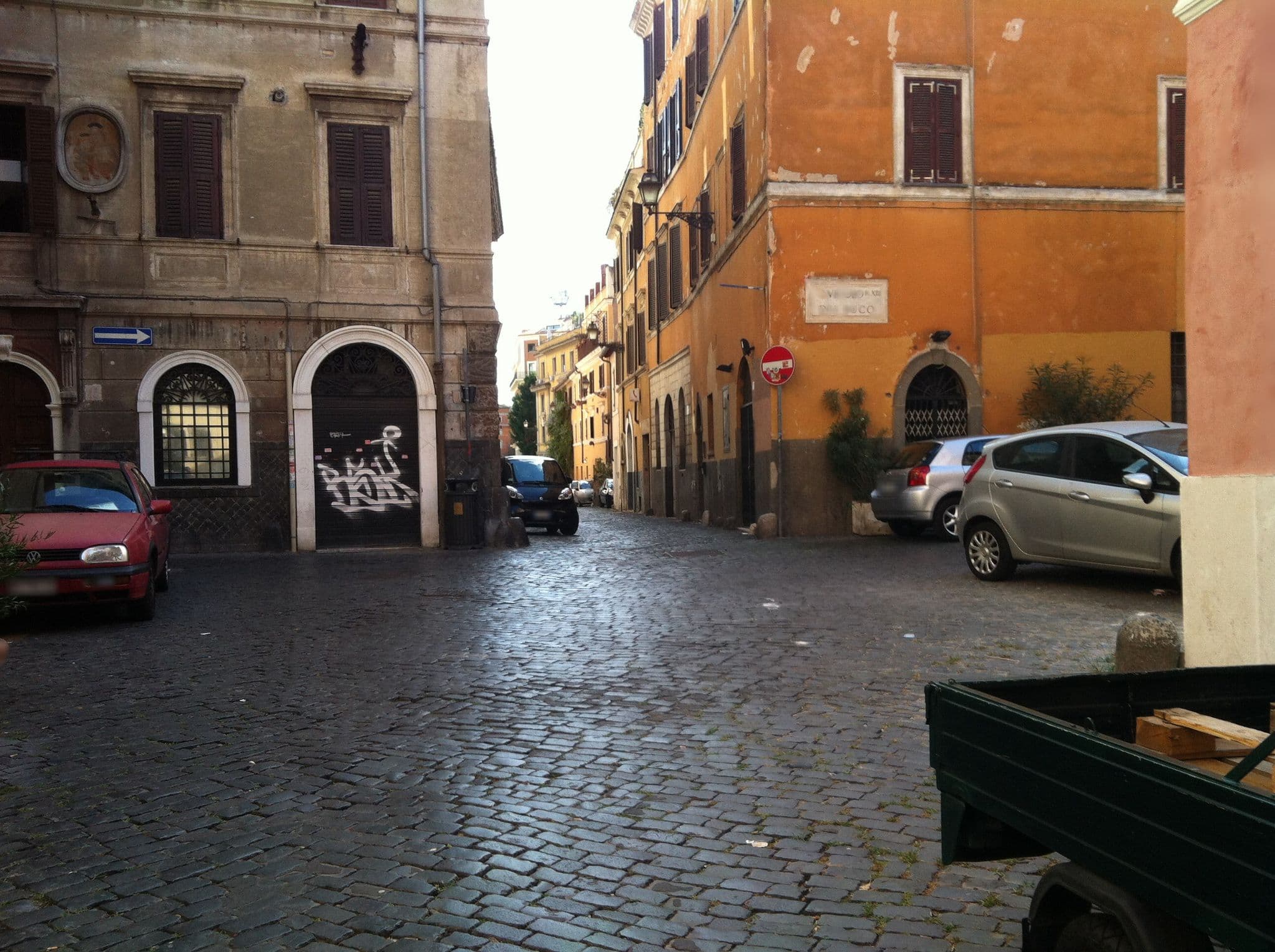 Street view near Waytostay, Trastevere — © miguel_andrade (CC BY-SA · Mapillary)