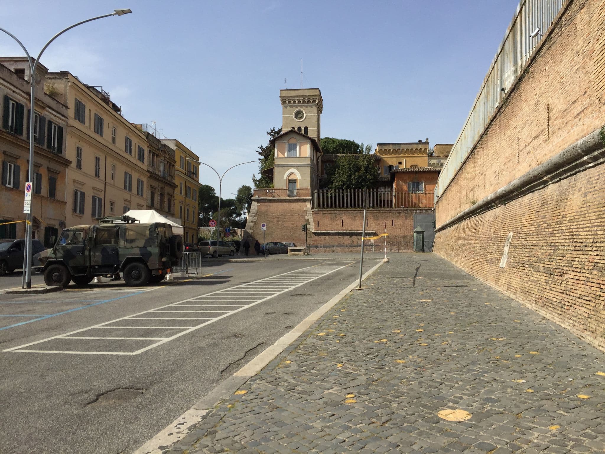 Street view near hotel l'angelo di san pietro, Borgo — © richlv (CC BY-SA · Mapillary)