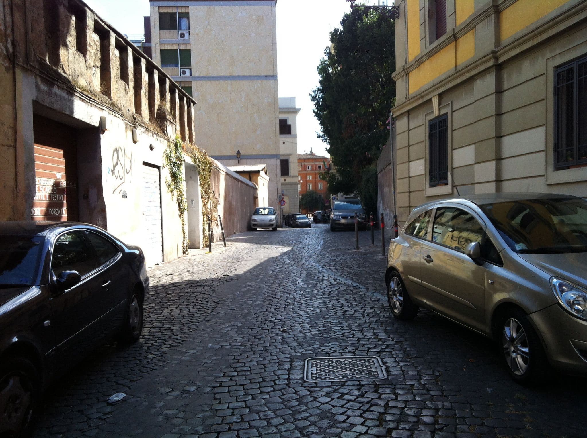 Street view near Trastevere Relais, Trastevere — © miguel_andrade (CC BY-SA · Mapillary)