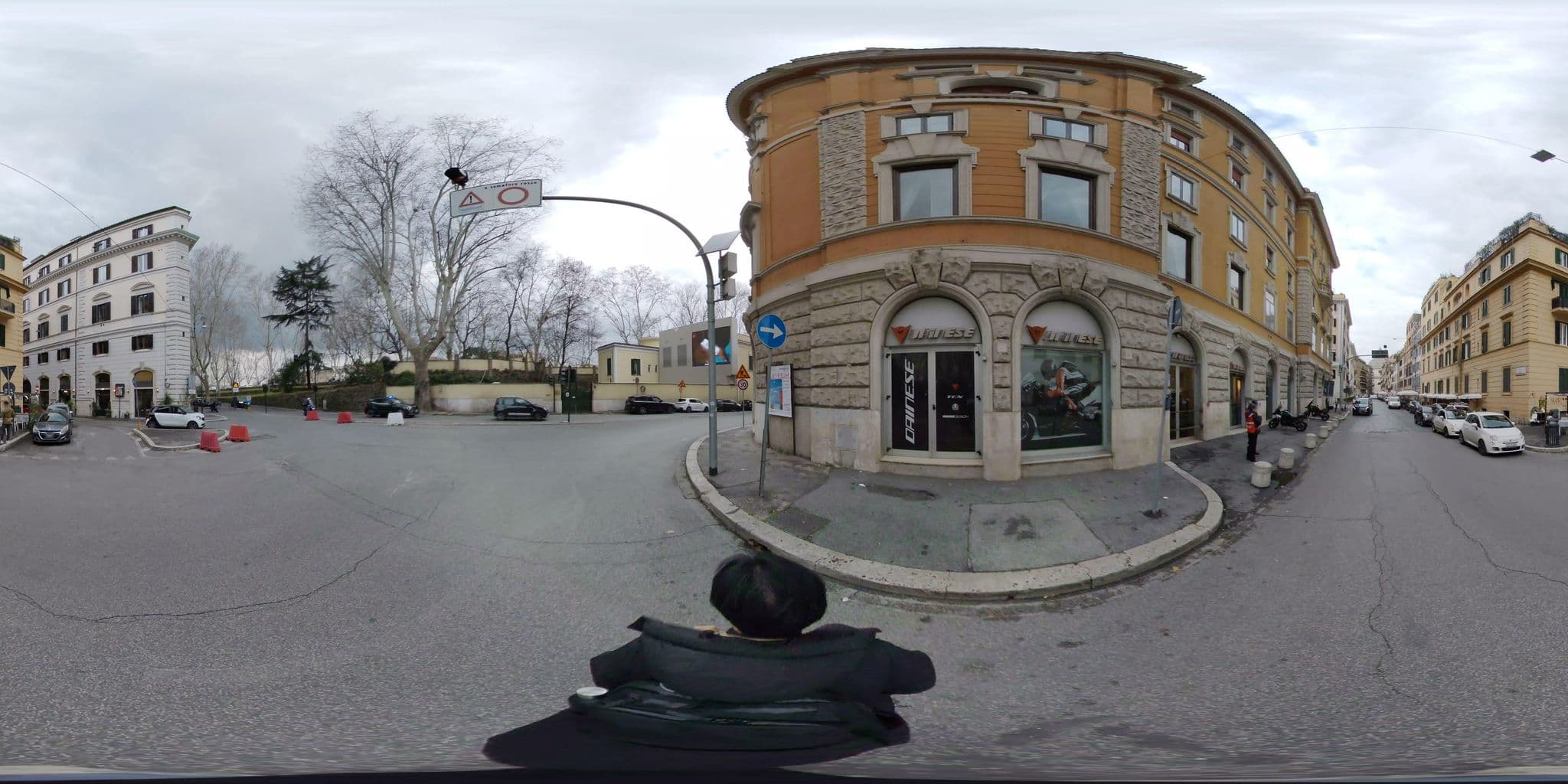 Street view near Hotel Loncarno Room:408, Campo Marzio — © akiyoshiii213 (CC BY-SA · Mapillary)