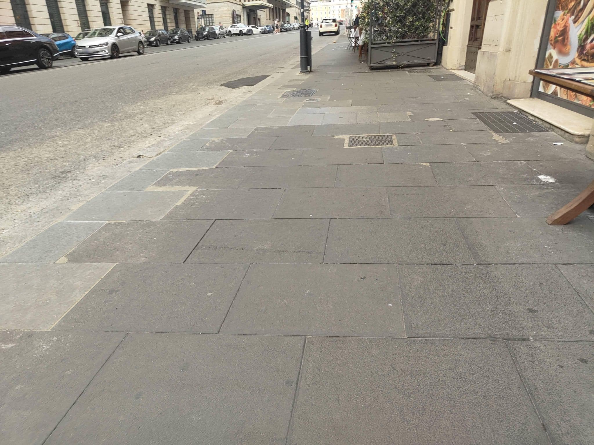 Street view near Hotel Roman Residence, Monti — © omfg_notpr (CC BY-SA · Mapillary)