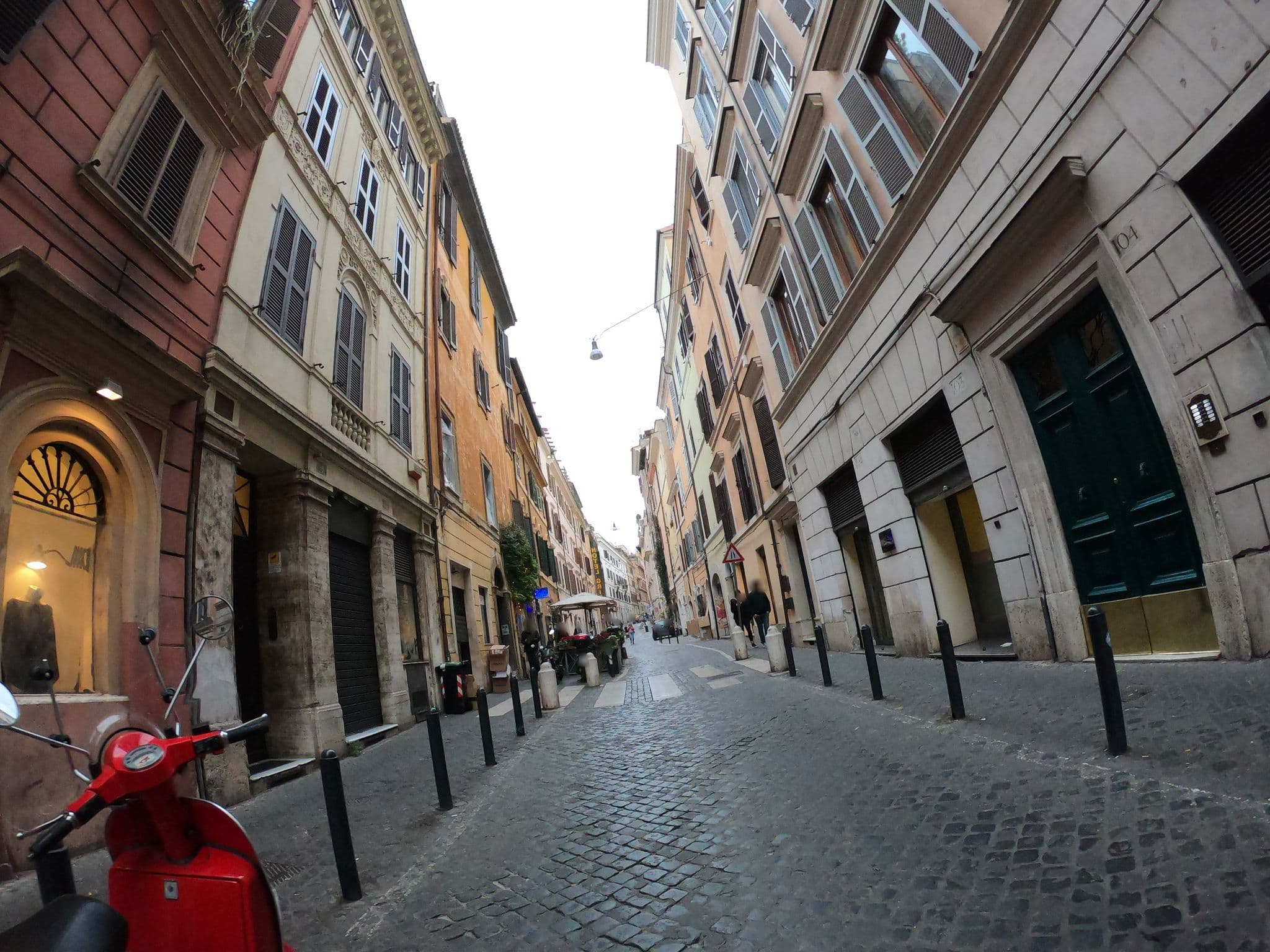 Street view near Casa Colosseum, Pigna — © richlv (CC BY-SA · Mapillary)