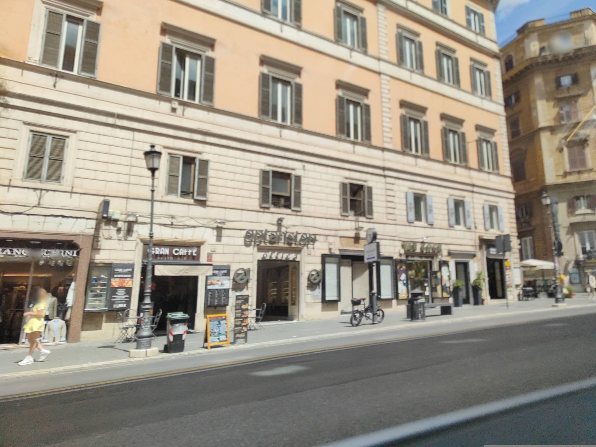 Street view near Enotria, Monti — © omfg_notpr (CC BY-SA · Mapillary)