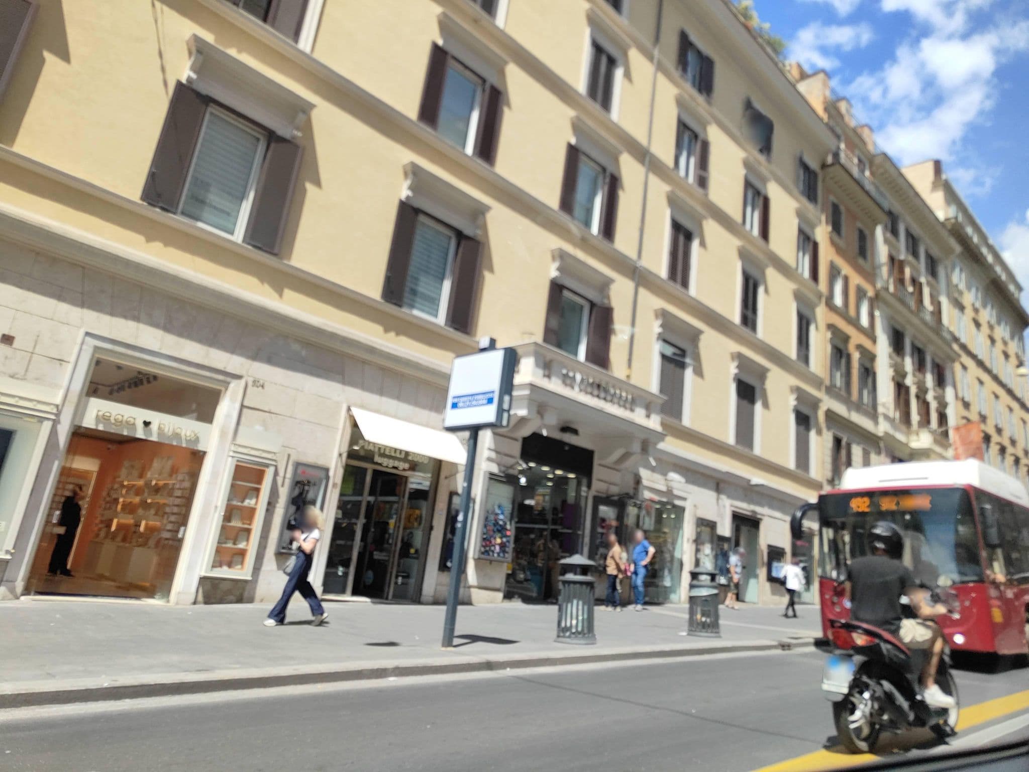 Street view near Tritone 125, Ludovisi — © omfg_notpr (CC BY-SA · Mapillary)