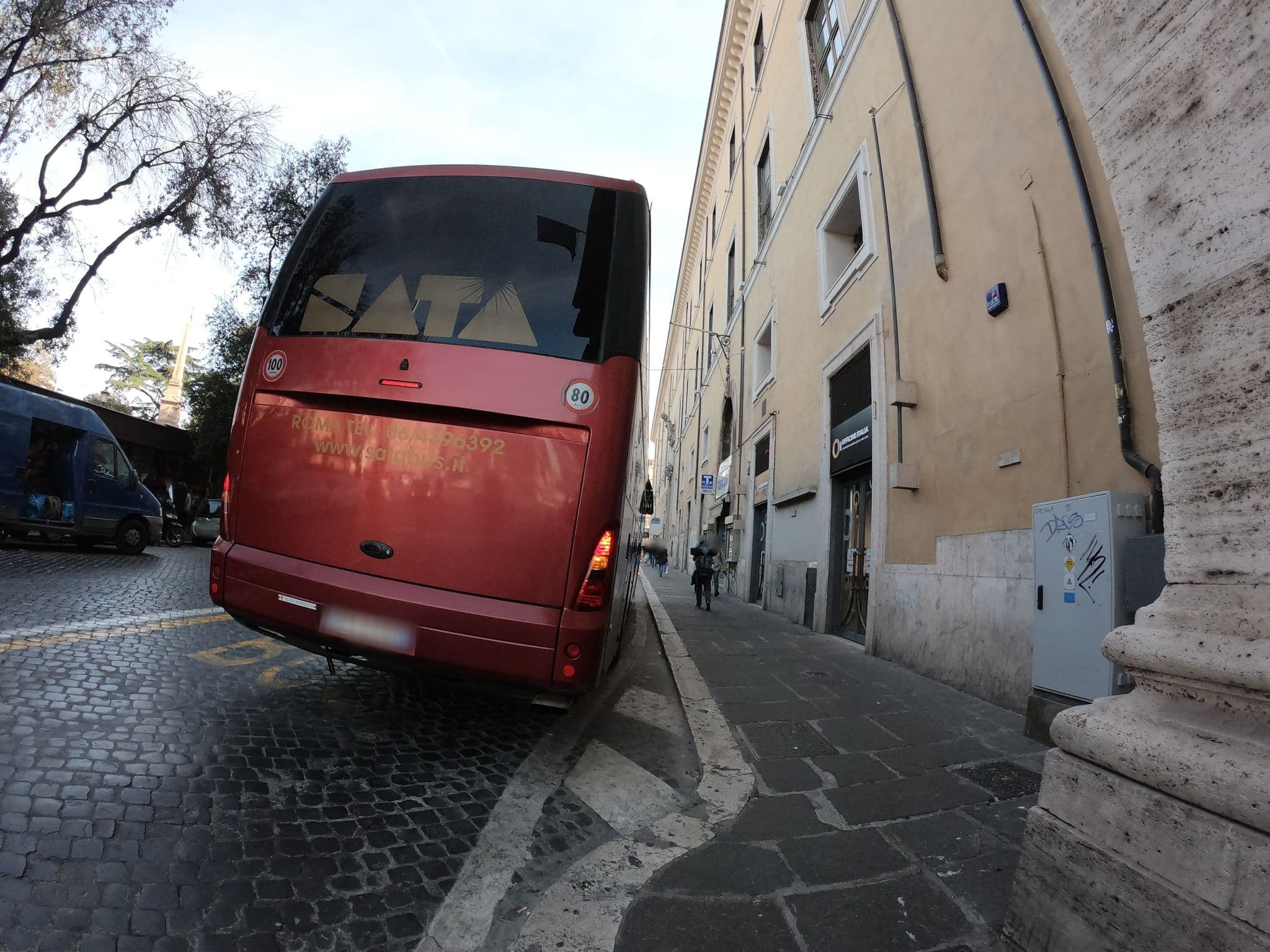 Street view near Room 324, Monti — © richlv (CC BY-SA · Mapillary)