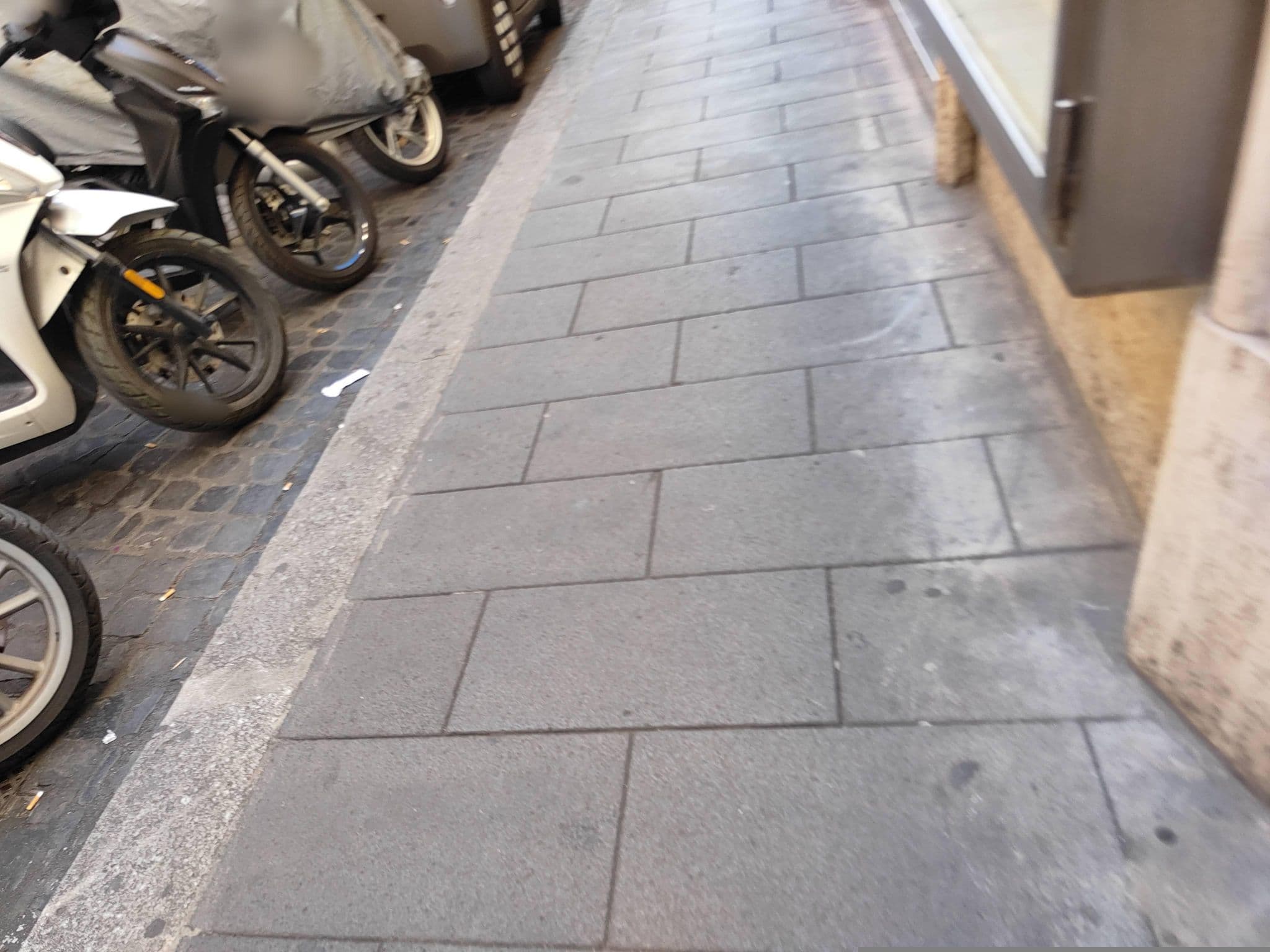 Street view near Hotel Spagna Ave, Ludovisi — © omfg_notpr (CC BY-SA · Mapillary)