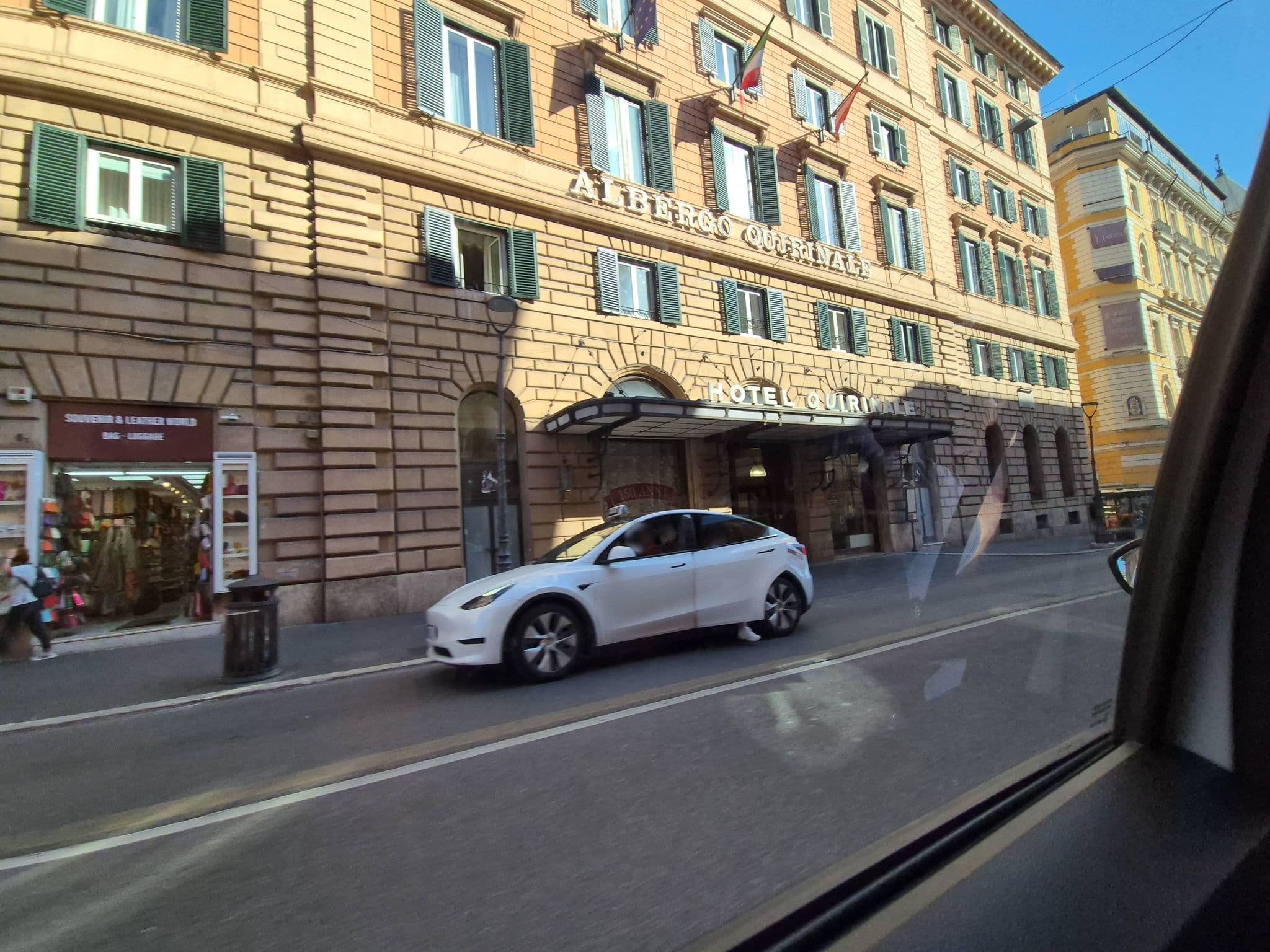 Street view near Petit Hotel (Le), Ludovisi — © omfg_notpr (CC BY-SA · Mapillary)