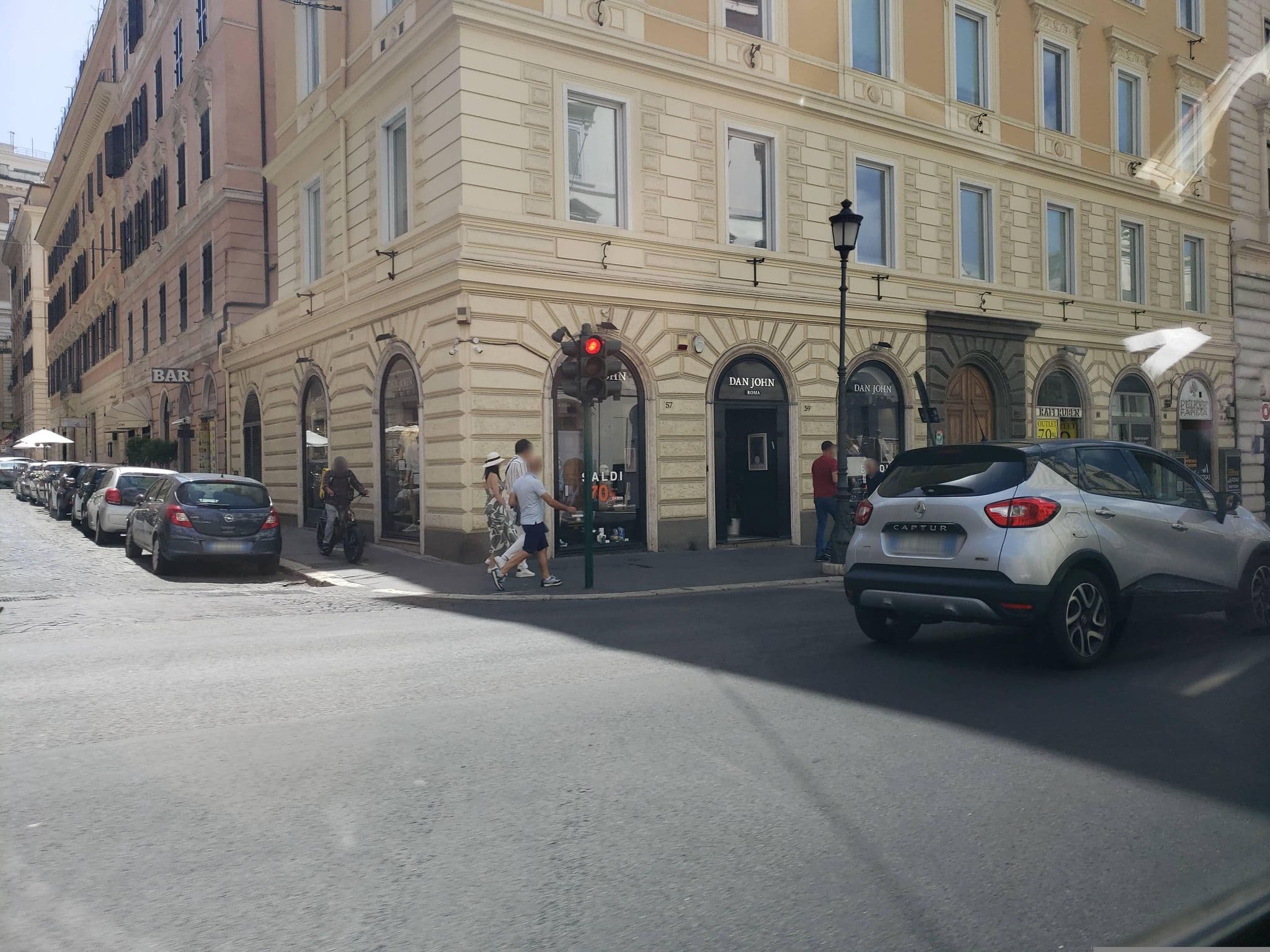 Street view near 1880 Atypical Rooms, Pigna — © mapfool (CC BY-SA · Mapillary)