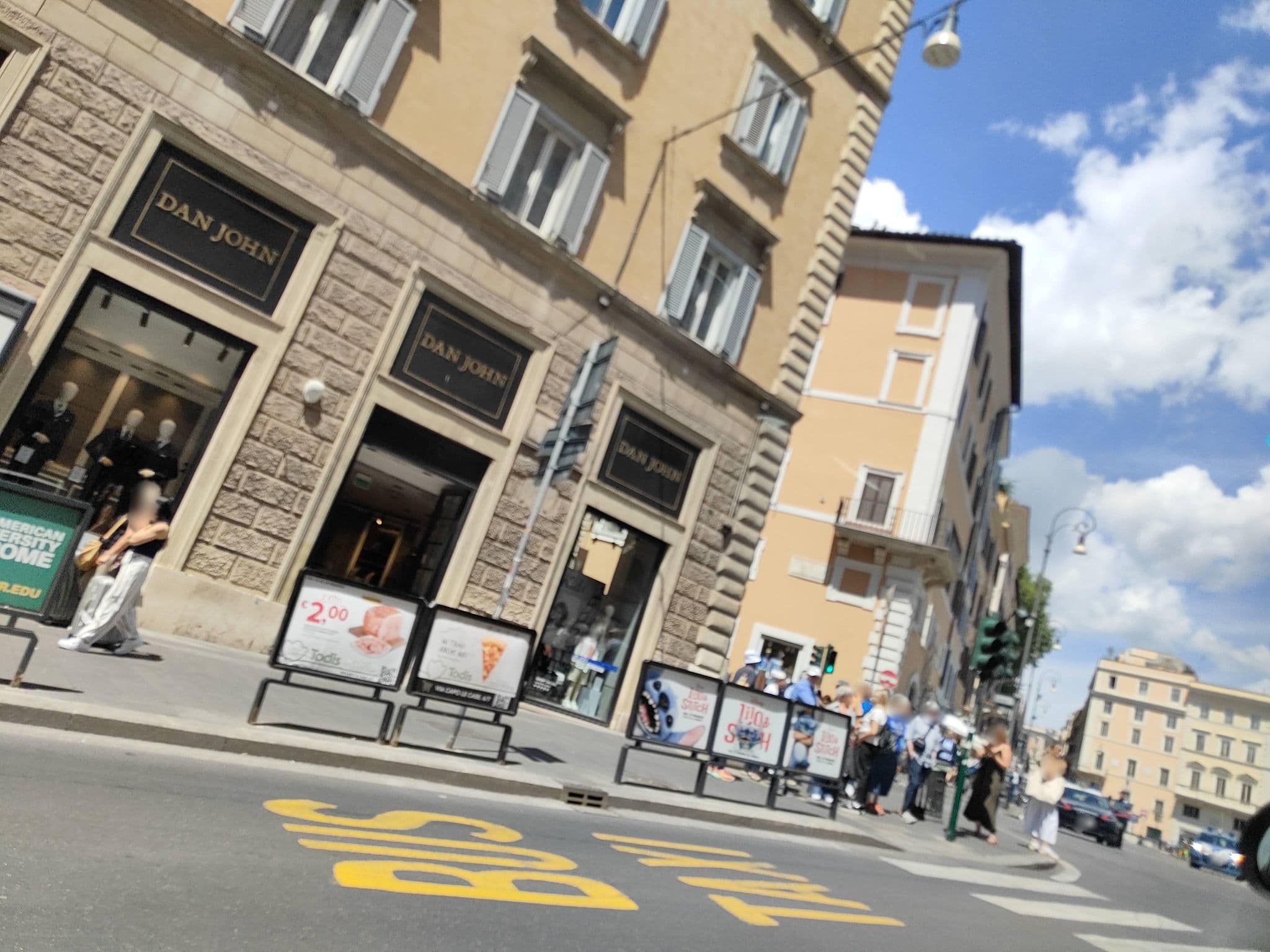 Street view near Sitea Società Italiana Turismo e Alberghi SRL, Ludovisi — © omfg_notpr (CC BY-SA · Mapillary)