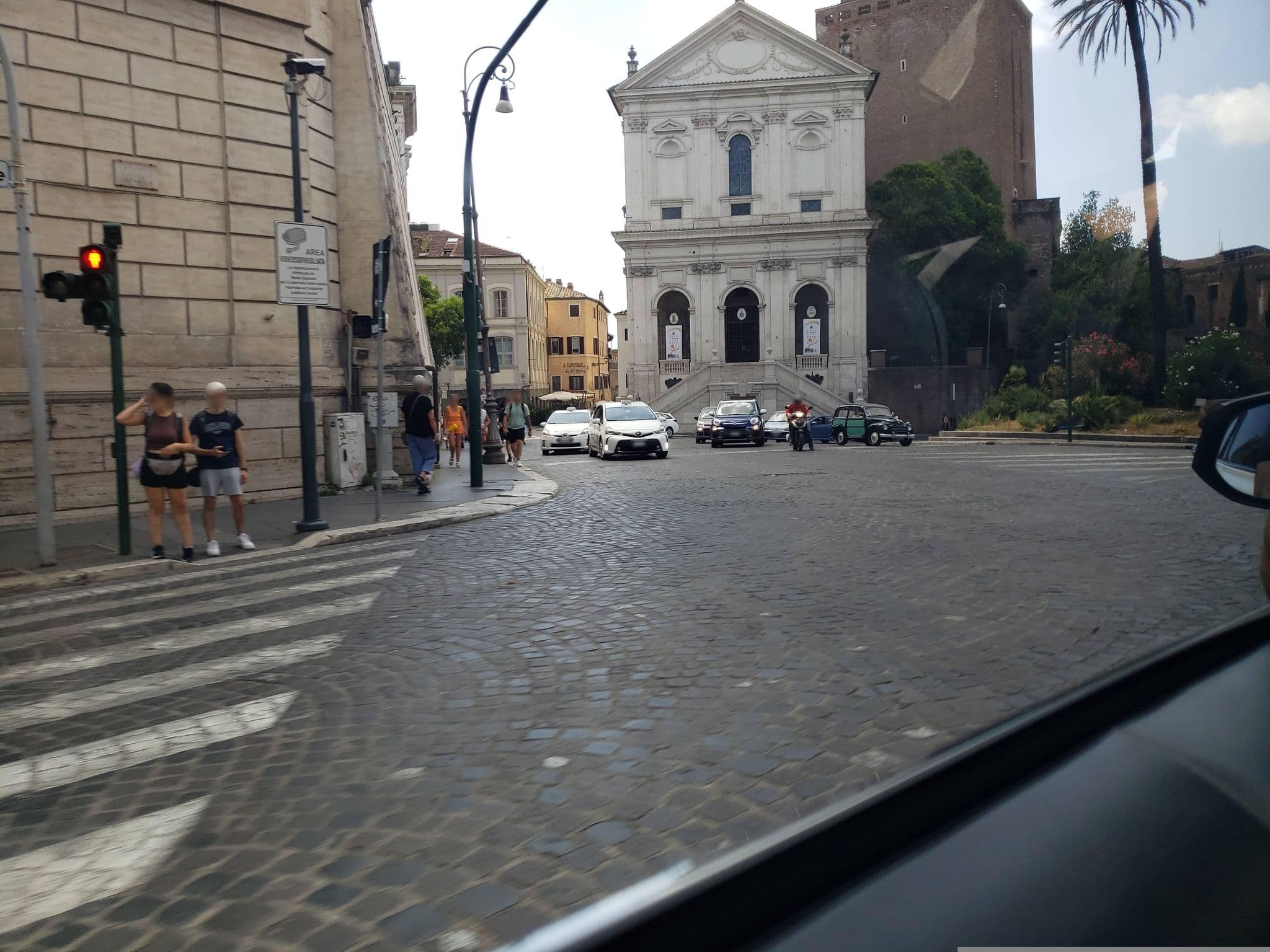 Street view near Residenza Nazionale, Pigna — © mapfool (CC BY-SA · Mapillary)