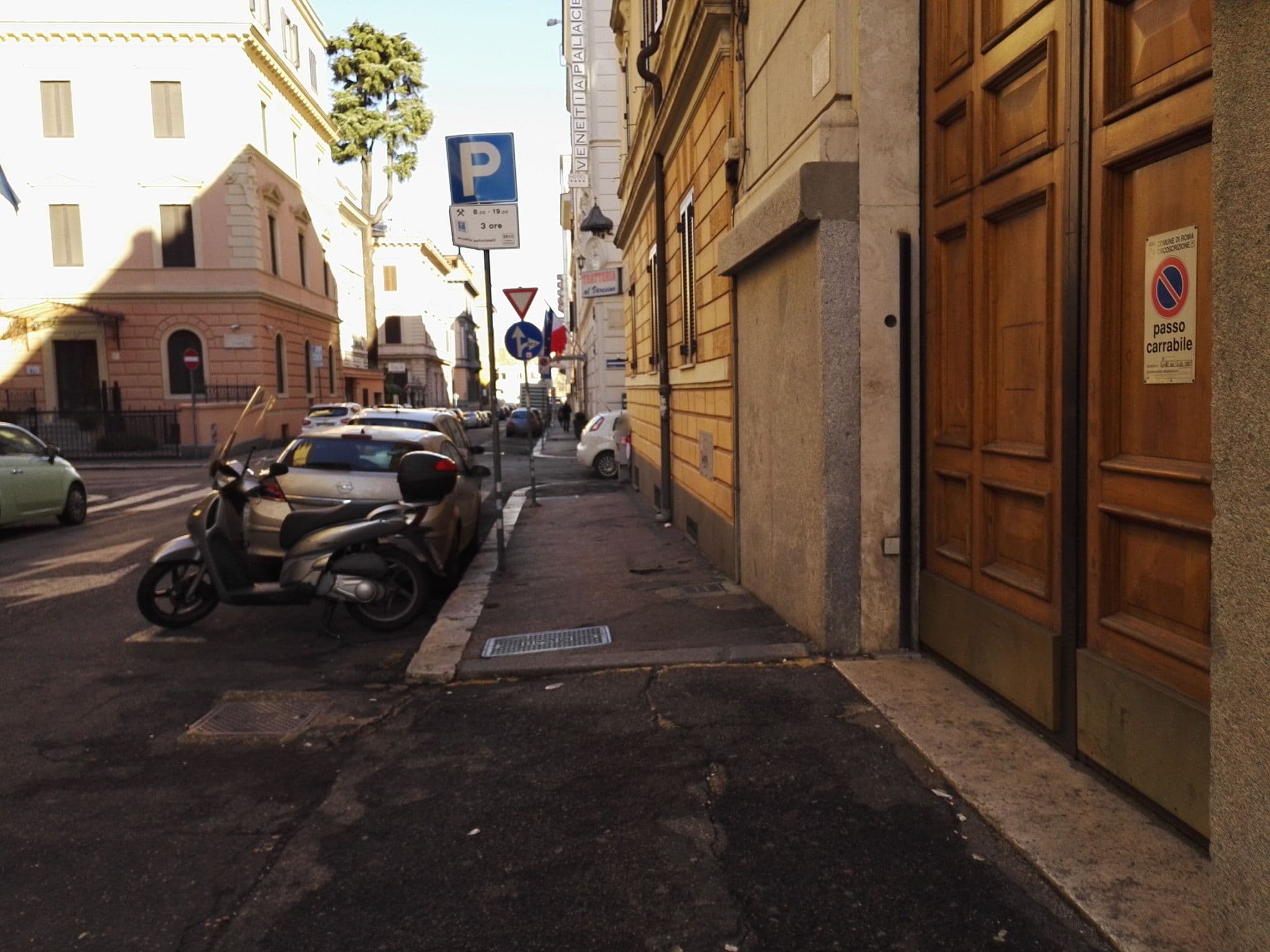Street view near roma art rooms, Castro Pretorio — © marcuscalabresus (CC BY-SA · Mapillary)