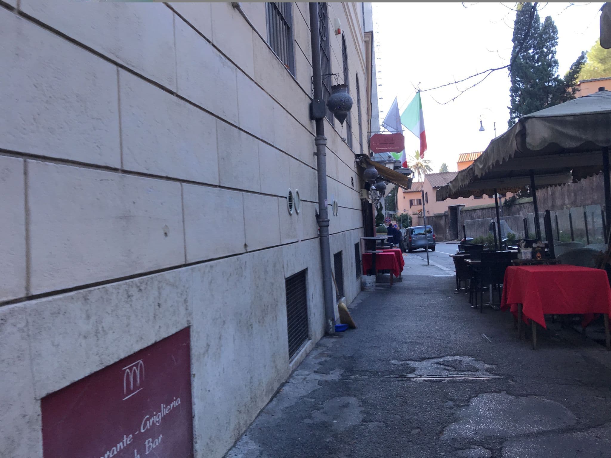 Street view near B. e C. - SRL, Ludovisi — © miguel_andrade (CC BY-SA · Mapillary)