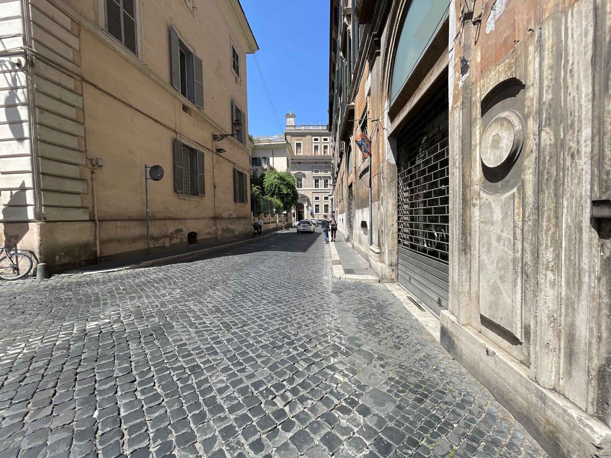 Street view near Terre Doria Pamphilj di J. & G. Pogson Doria Pamphilj SNC, Pigna — © filipb (CC BY-SA · Mapillary)