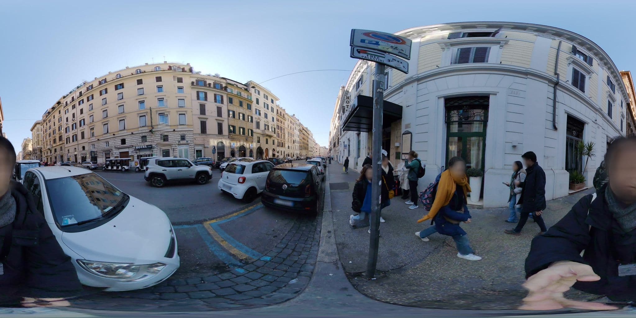 Street view near Casa Cleo, Monti — © akiyoshiii213 (CC BY-SA · Mapillary)