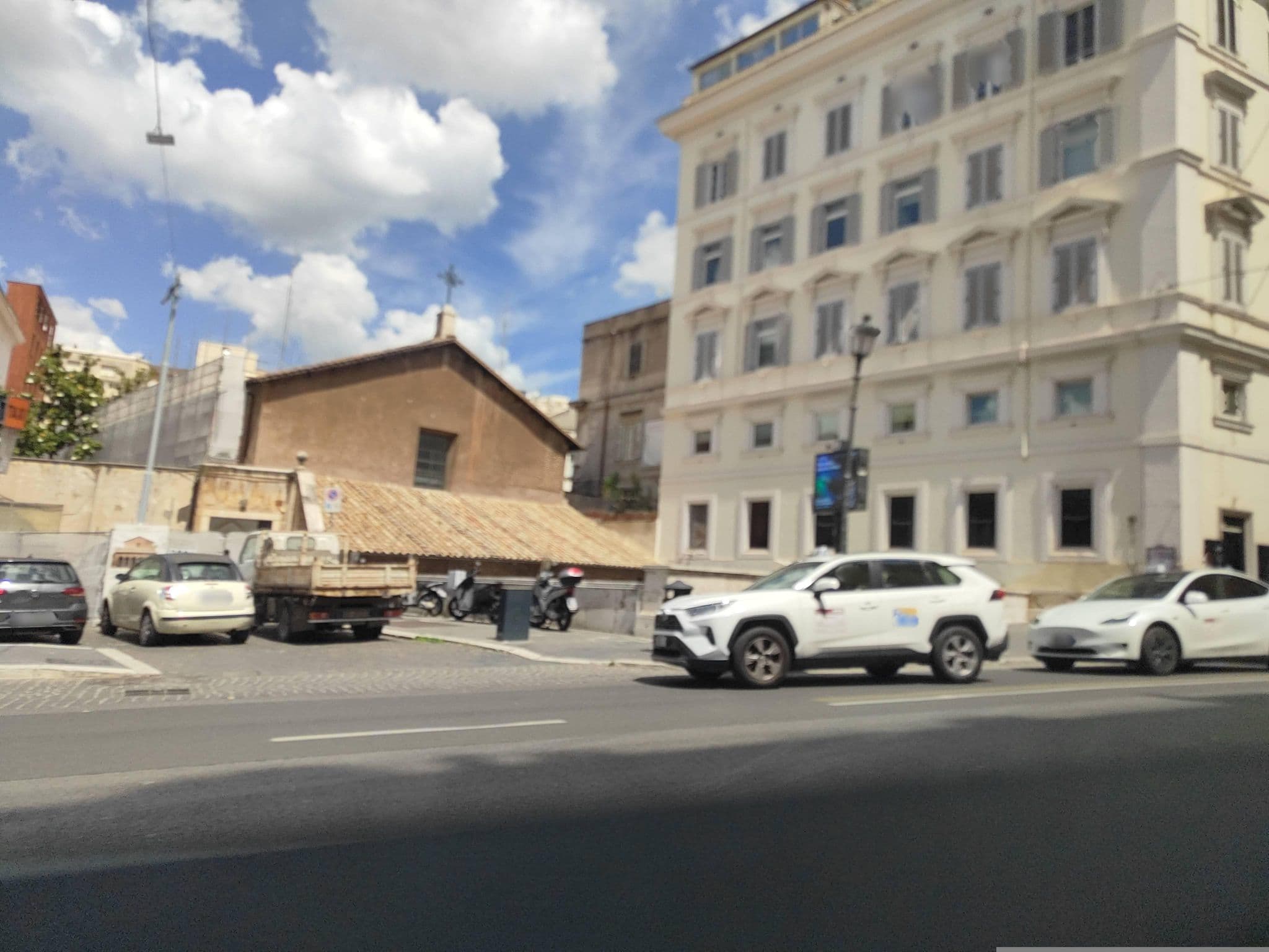 Street view near Hotel Giolli, Pigna — © omfg_notpr (CC BY-SA · Mapillary)