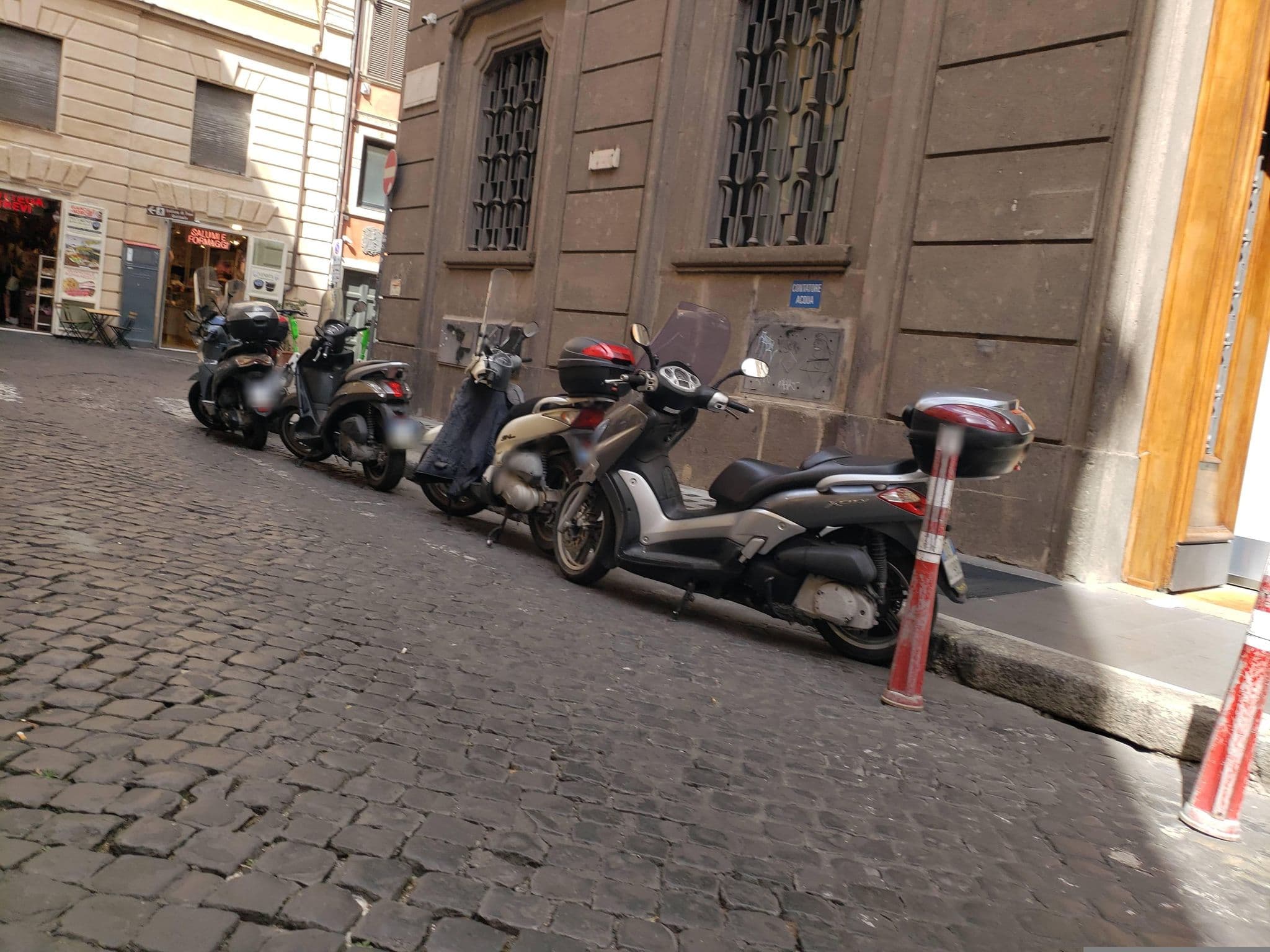 Street view near Relais Fontana del Papa, Pigna — © mapfool (CC BY-SA · Mapillary)