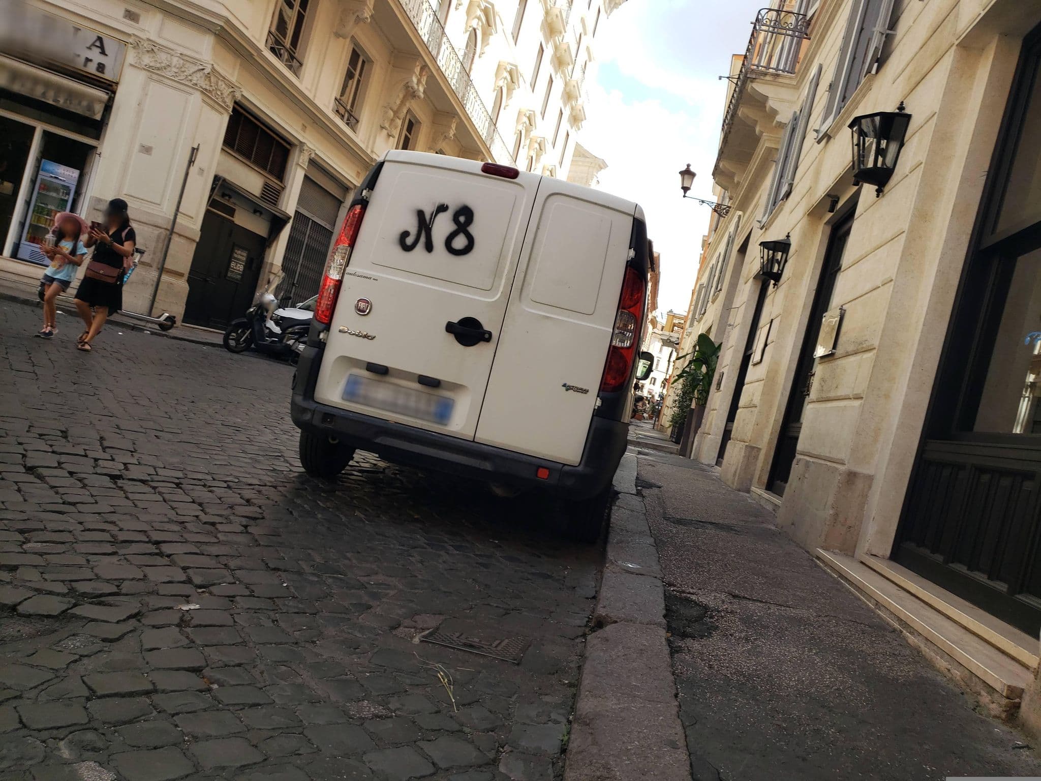 Street view near Amazing Suite Corso Vittoriona, Pigna — © mapfool (CC BY-SA · Mapillary)