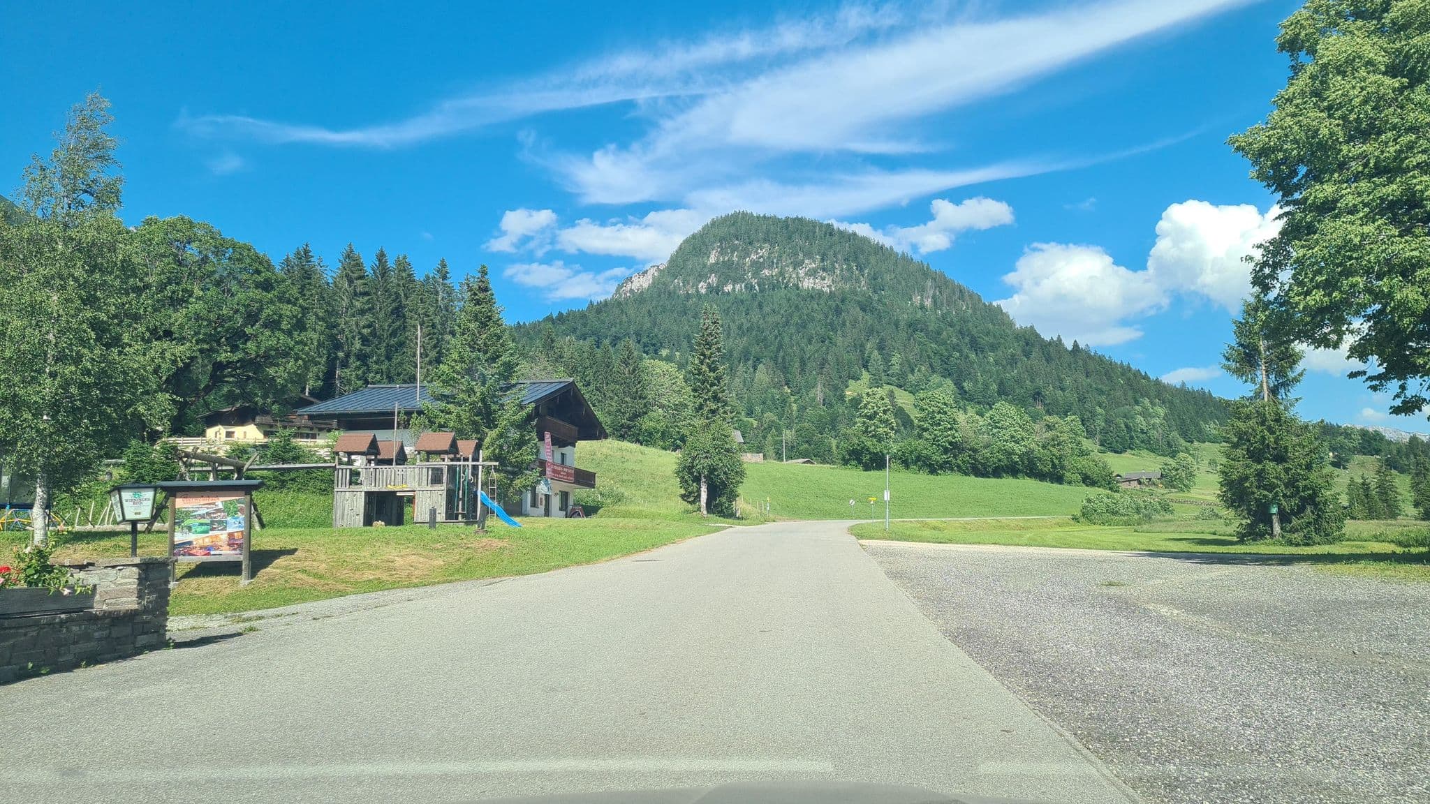 Street view near Alpengasthof Almrose Heutal, Lofer — © schermy_at (CC BY-SA · Mapillary)