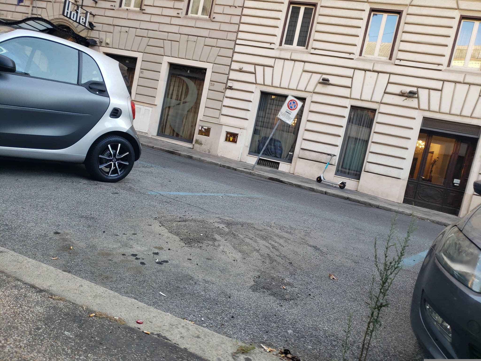 Street view near Hotel Veneto, Ludovisi — © mapfool (CC BY-SA · Mapillary)