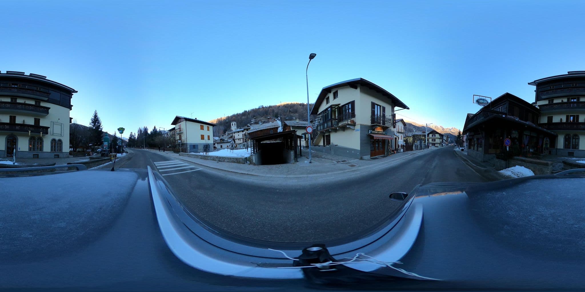 Street view near Appartamento dal Maestro Serafino, Sauze d'Oulx — © canfe (CC BY-SA · Mapillary)