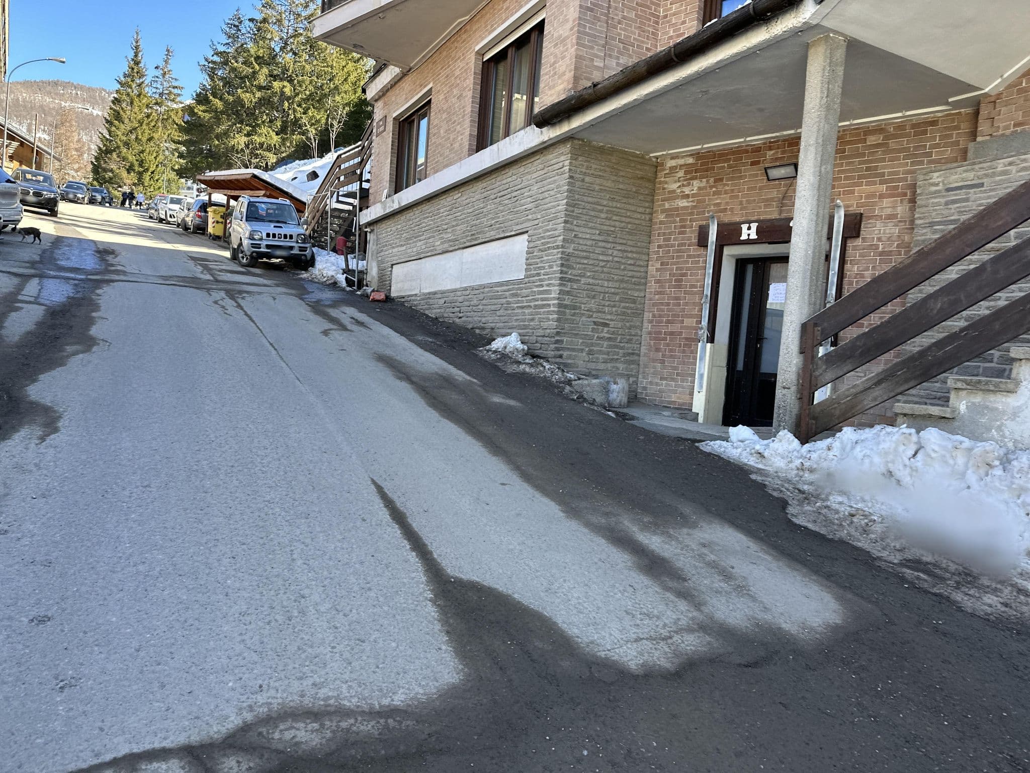 Street view near Sweet House, Sauze d'Oulx — © RSTQ (CC BY-SA · Mapillary)