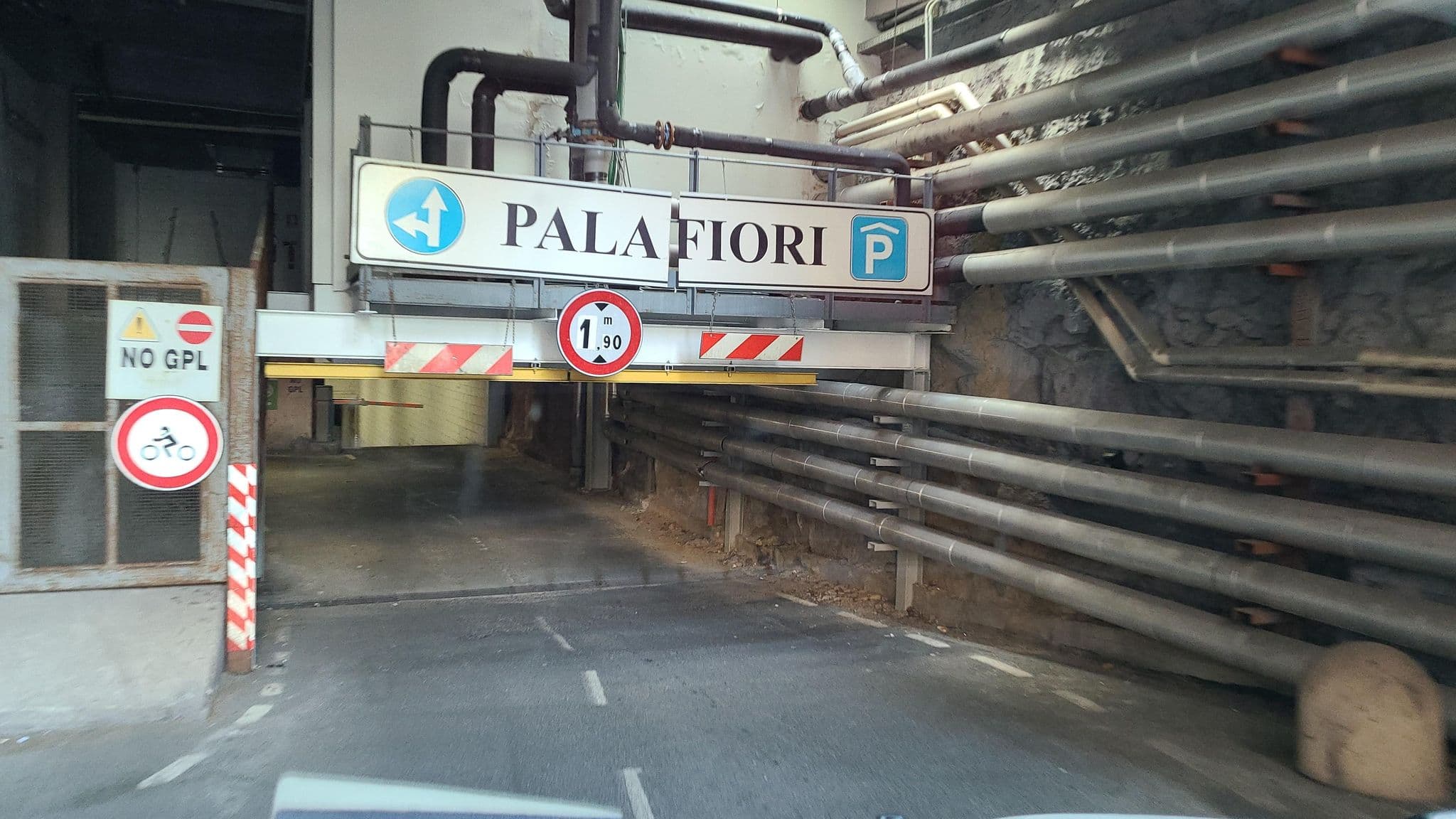 Street view near Pollon Inn, Sanremo — © chrisbeddow (CC BY-SA · Mapillary)