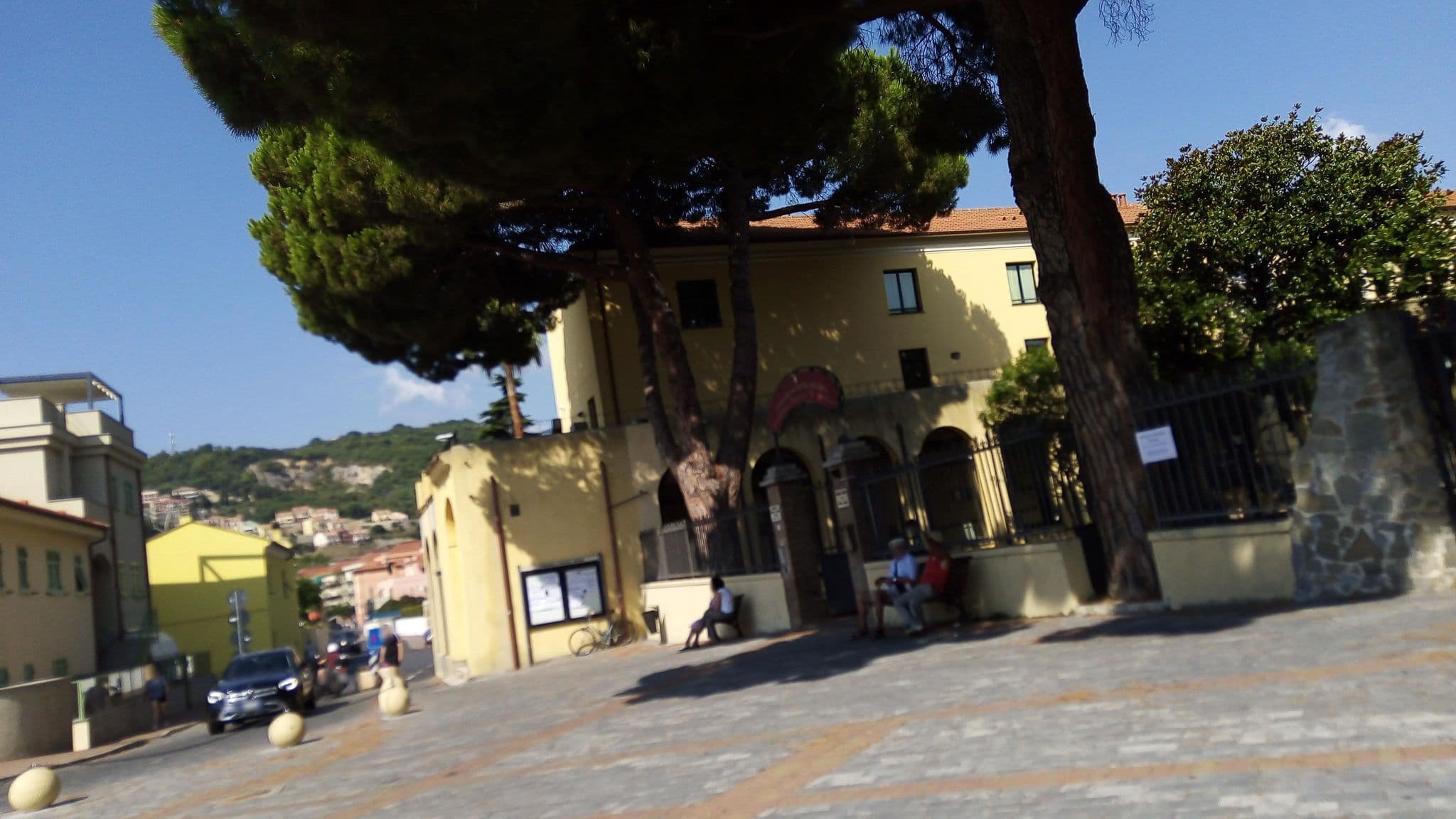 Street view near Villa Adriana, Pietra Ligure — © mariofiab (CC BY-SA · Mapillary)