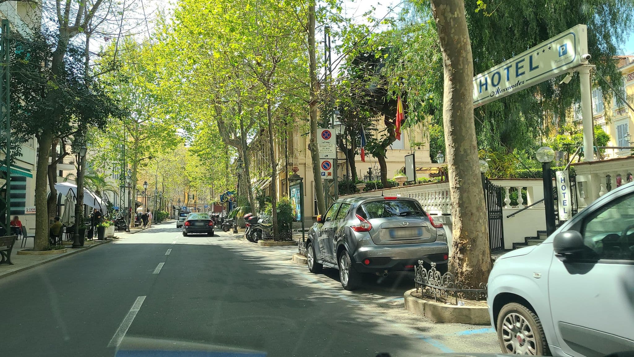 Street view near Hotel Alexander, Sanremo — © chrisbeddow (CC BY-SA · Mapillary)