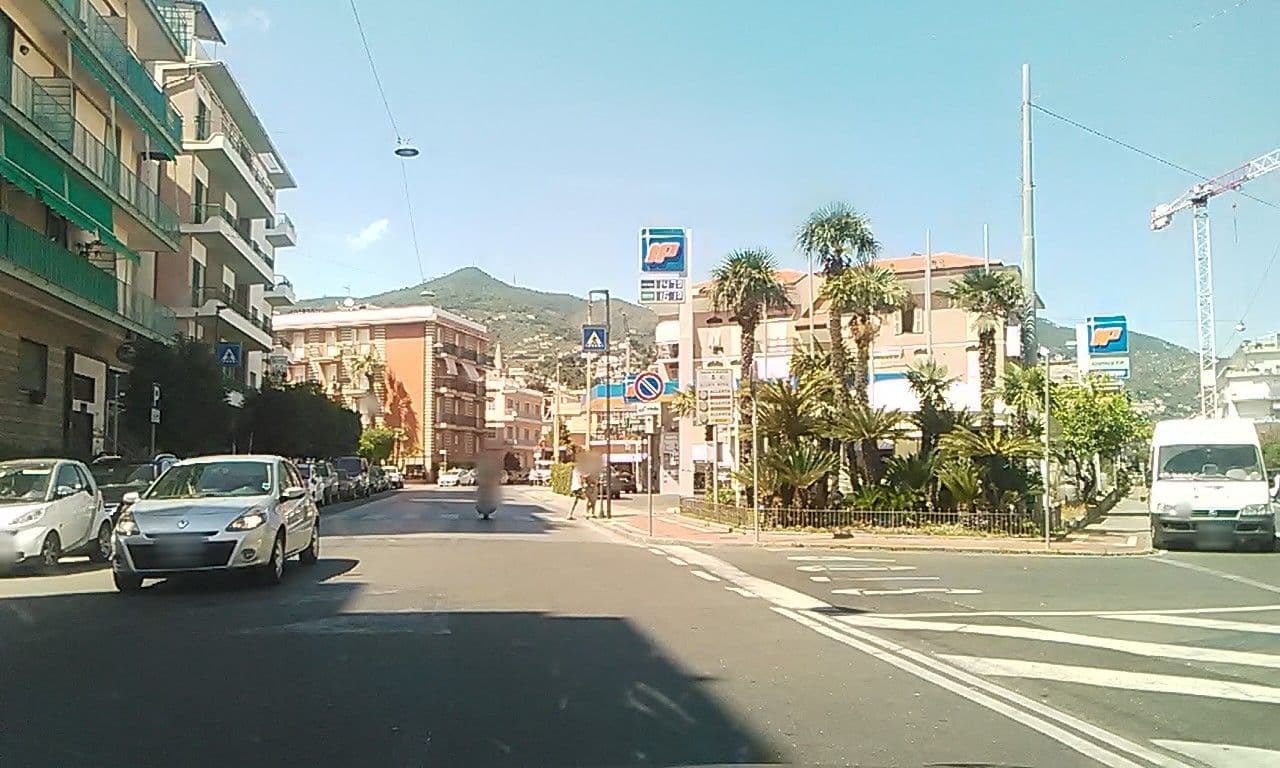 Street view near Hotel Il Gabbiano- Alassio -, Alassio — © mikki65 (CC BY-SA · Mapillary)