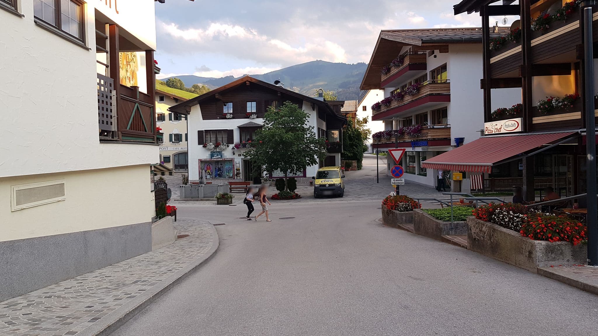 Street view near Schusterkrämer, Maria Alm am Steinernen Meer — © iszuser (CC BY-SA · Mapillary)