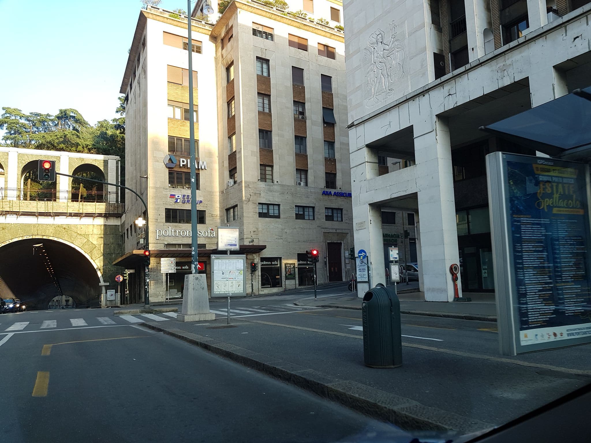 Street view near Italy Inn, Genoa — © ale_zena_it (CC BY-SA · Mapillary)