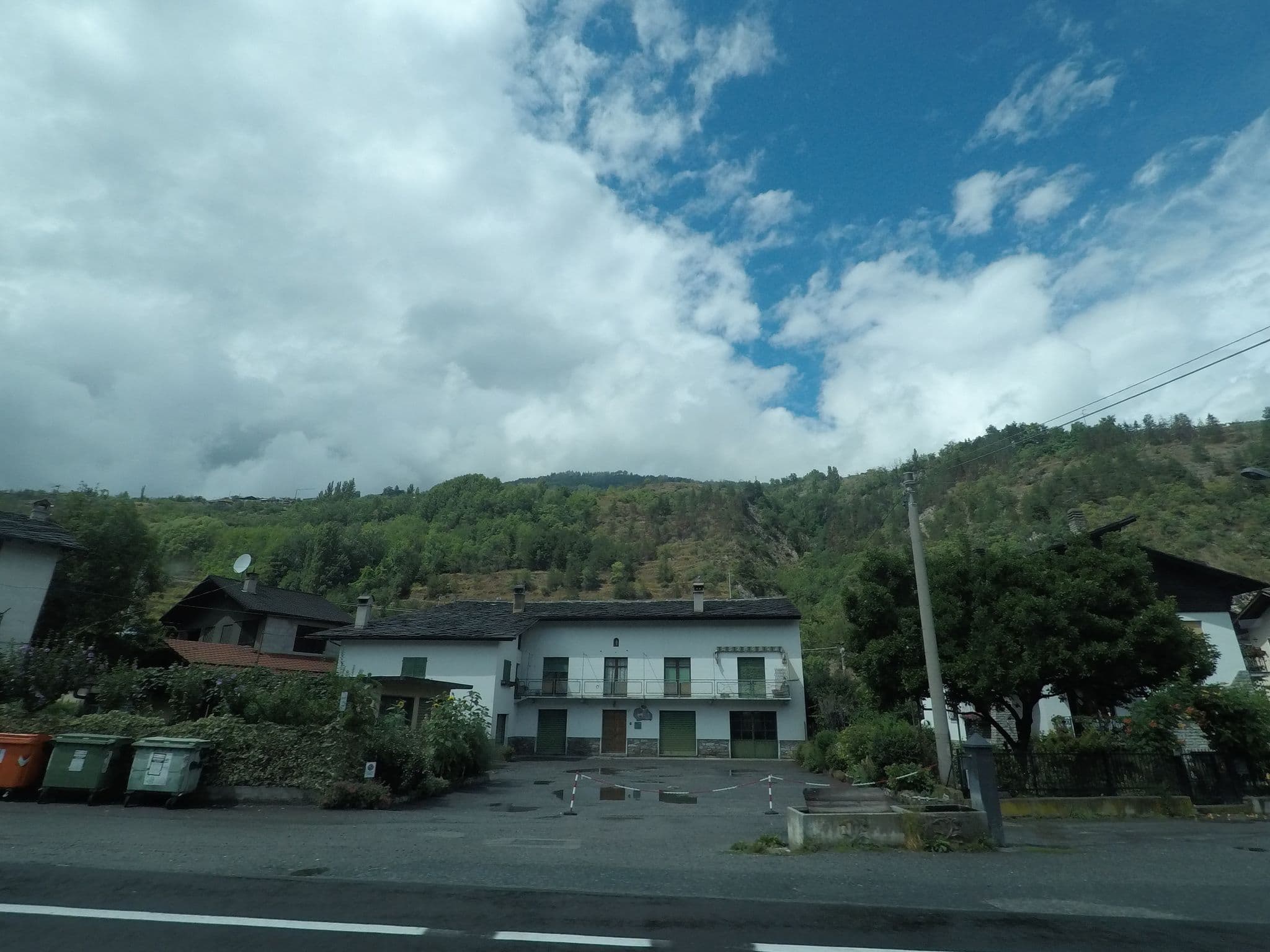 Street view near Edelweiss Bar Albergo, Saint-Pierre — © bcostacurta (CC BY-SA · Mapillary)
