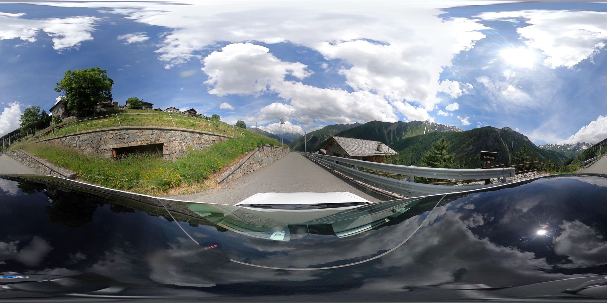 Street view near La Thuillettaz, Morgex — © peterleth (CC BY-SA · Mapillary)