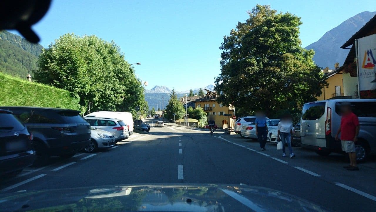Street view near Gran Baita Hotel Courmayeur, Courmayeur — © voschix (CC BY-SA · Mapillary)