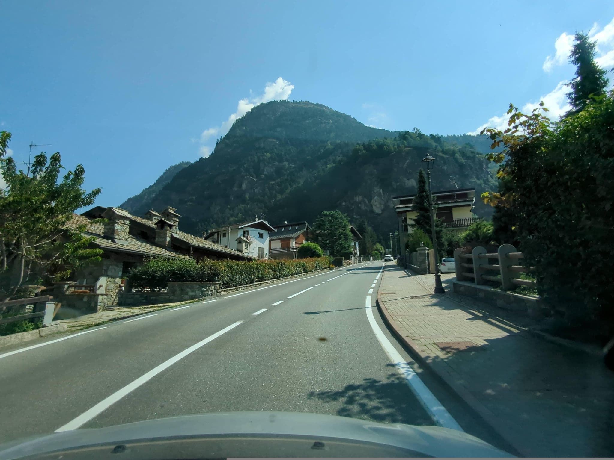 Street view near Residence Beau Sejour, Chatillon — © musuruan (CC BY-SA · Mapillary)