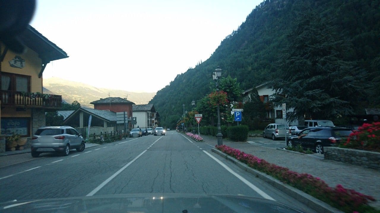 Street view near Hotel Astoria, Courmayeur — © voschix (CC BY-SA · Mapillary)