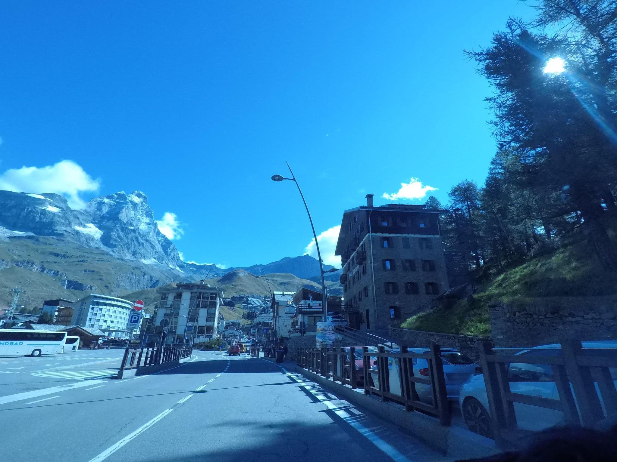 Street view near Hotel Breithorn, Valtournenche — © bcostacurta (CC BY-SA · Mapillary)